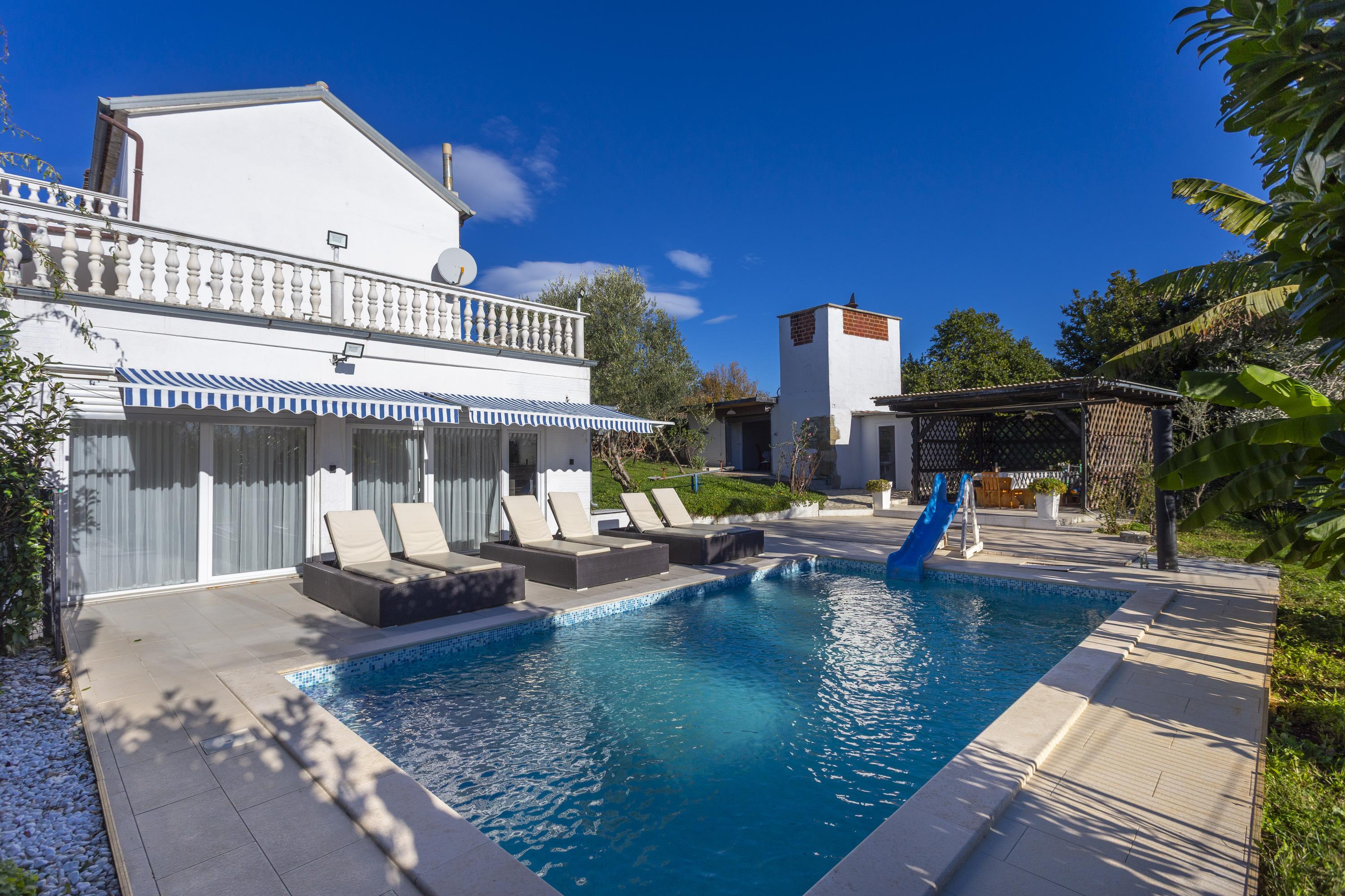 Ferienhaus mit Swimmingpool in Grobice bei Brtonigla