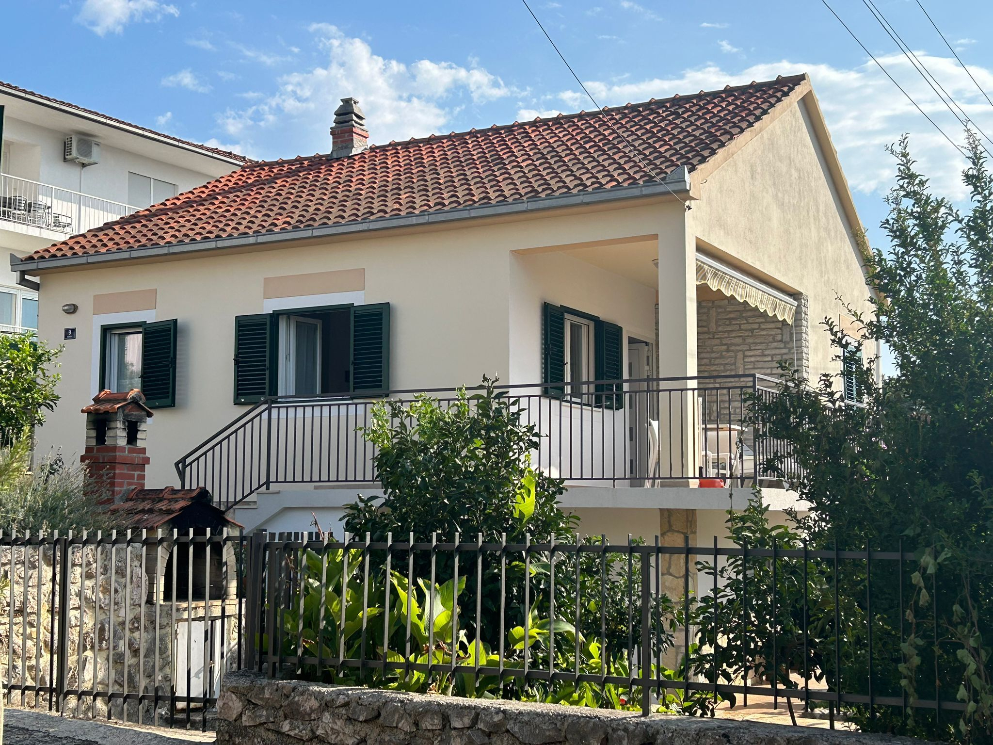 Haus in Okrug Gornji mit Klima, Meerblick, Internet