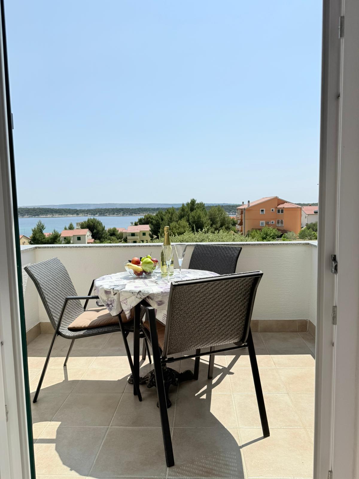 FeWo mit Meerblick - 250 m zum Strand