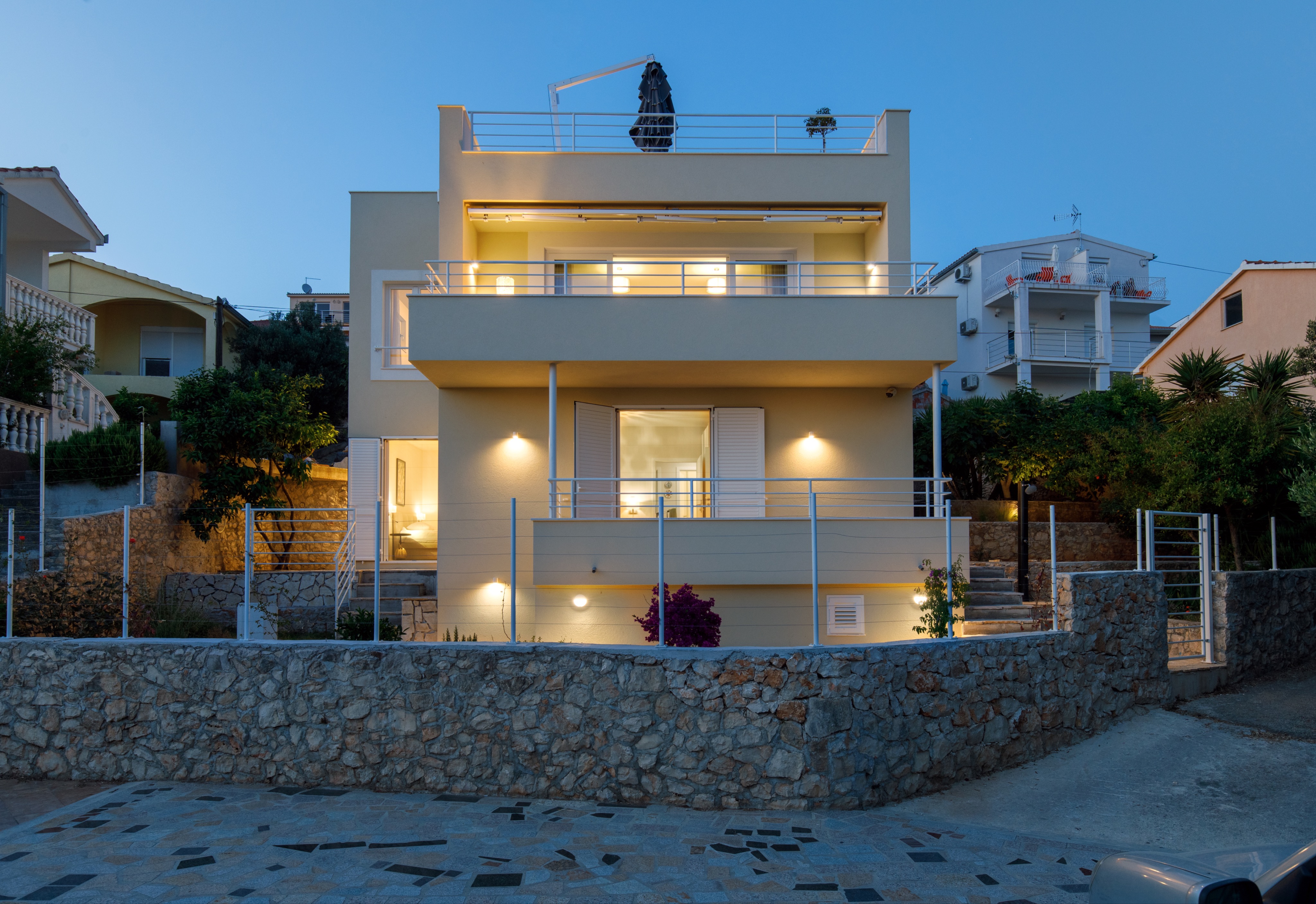 Villa mit Meerblick - fünf Gehminuten vom Meer