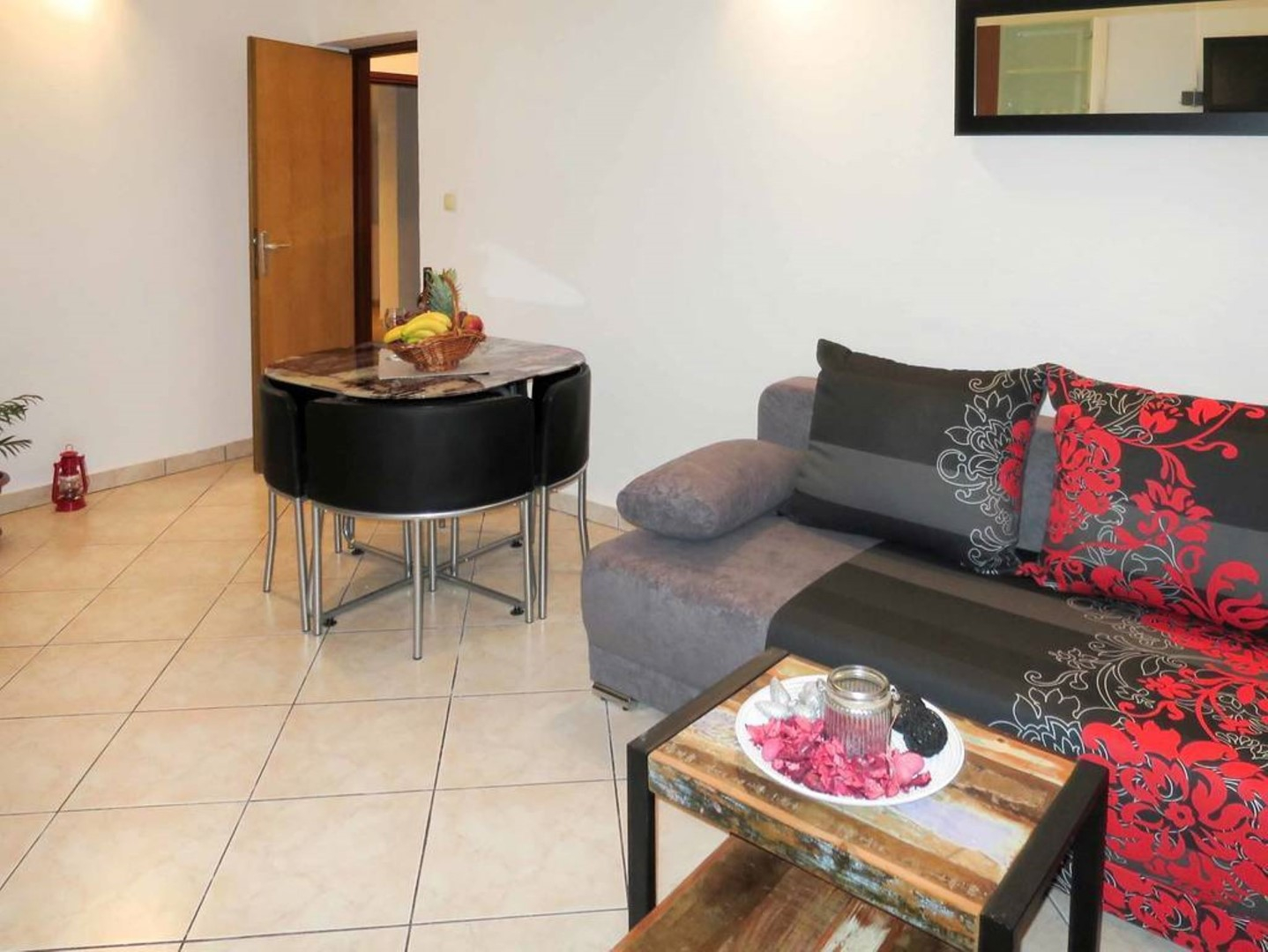 Einzimmer-Apartment mit Gemeinschaftspool
