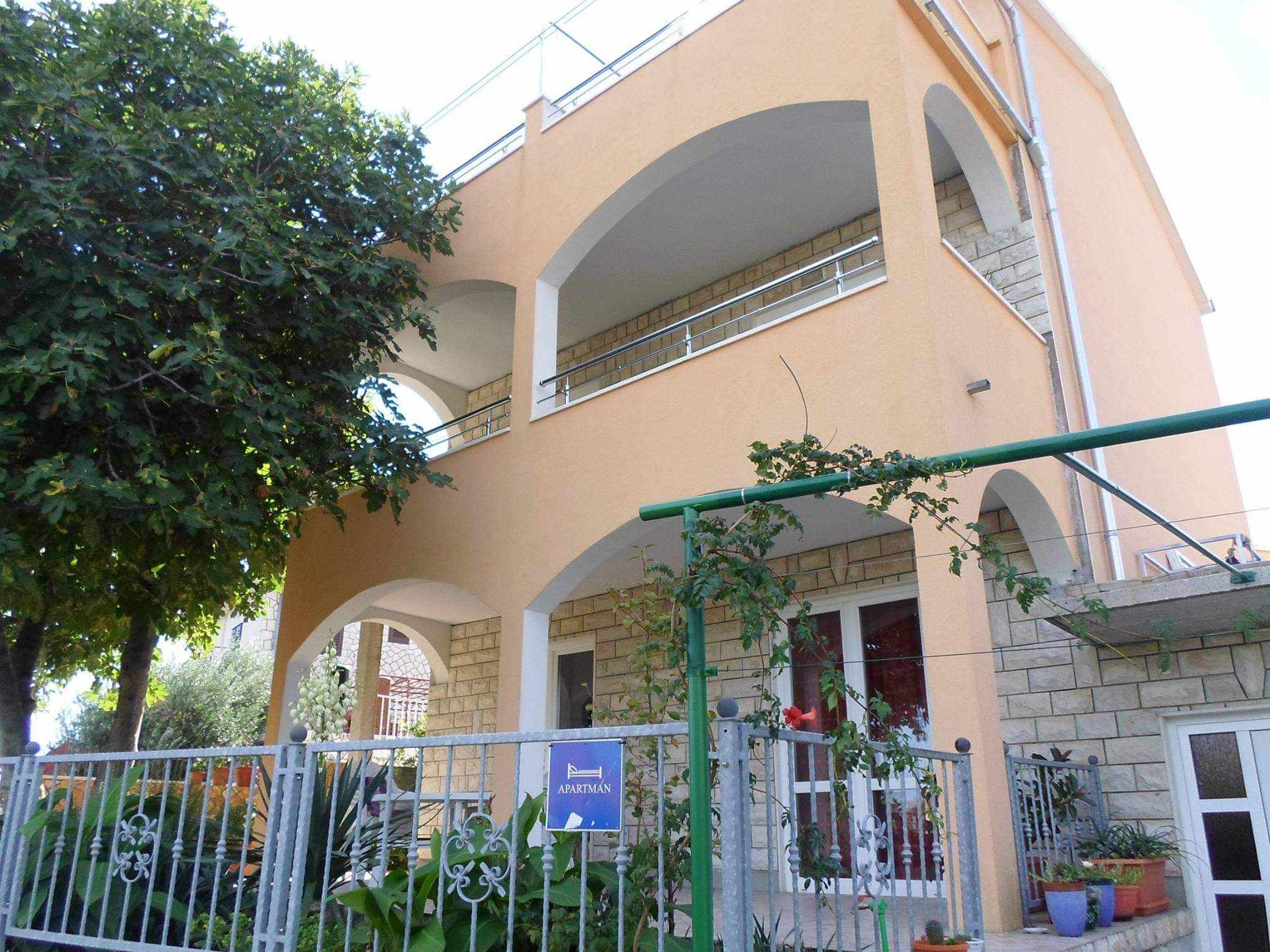 Ferienwohnung in Okrug Gornji mit Klima, Meerblick, Internet