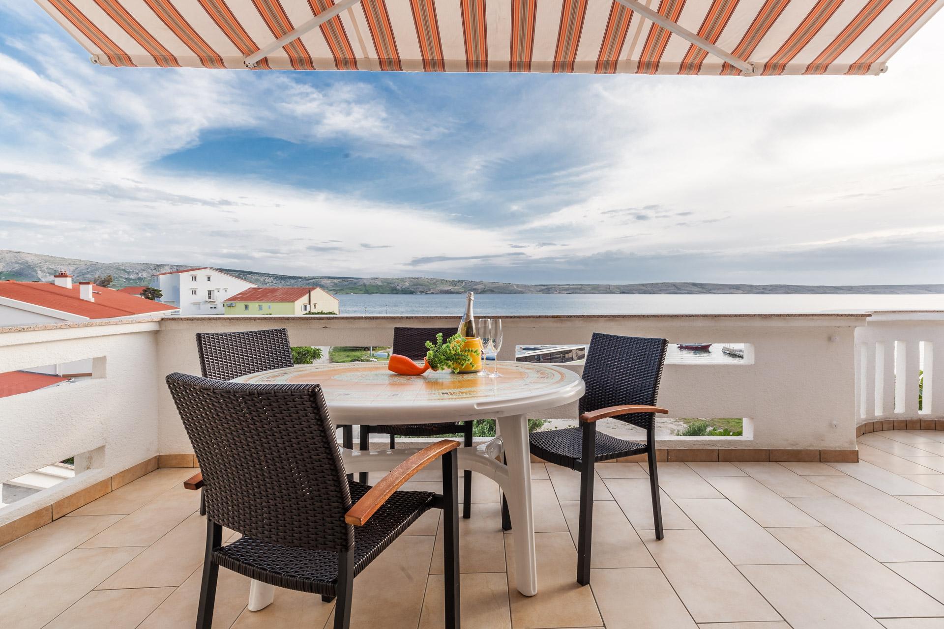 Ferienwohnung mit herrlichem Meerblick, unmittelbar am Stand