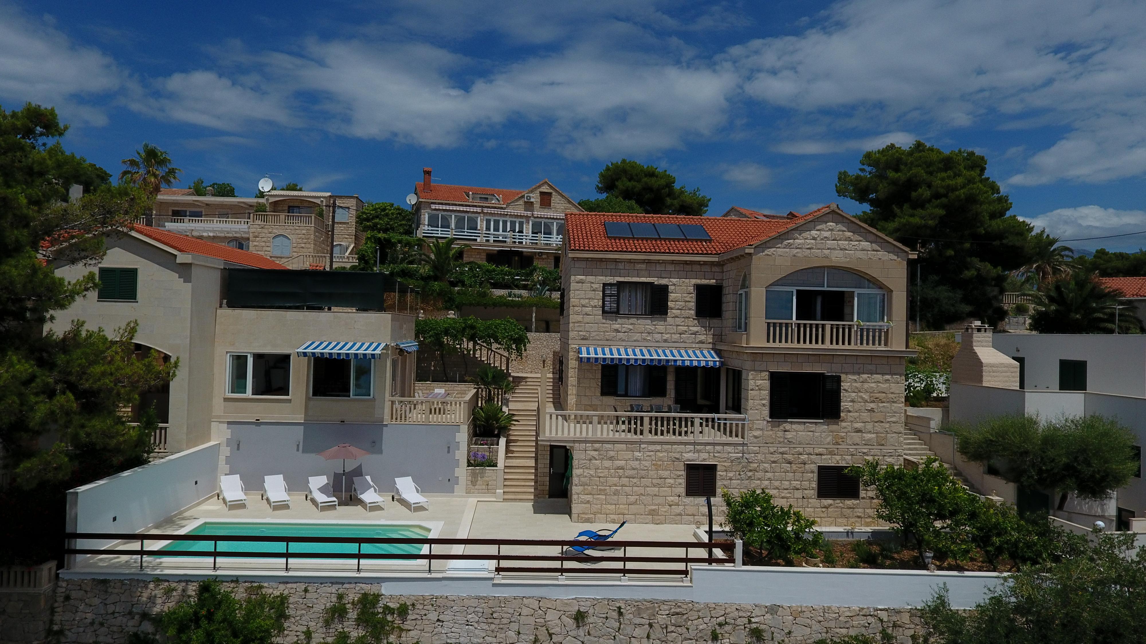Villa mit Pool & Privatsstrand