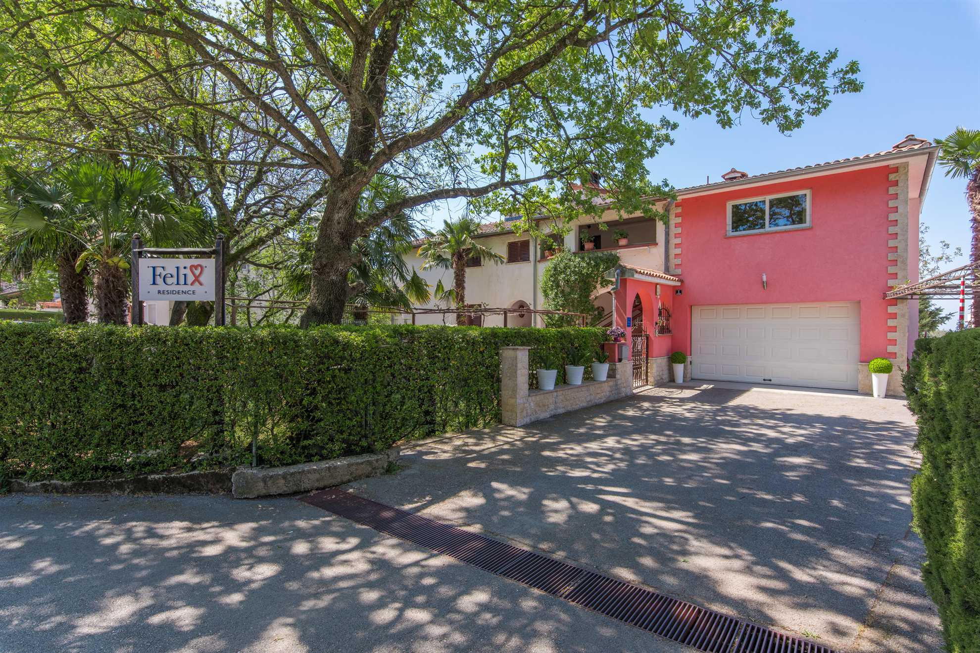 Wohnung nahe Poreč mit Pool, Klima, Sat-TV, Internet, Grill und Garten
