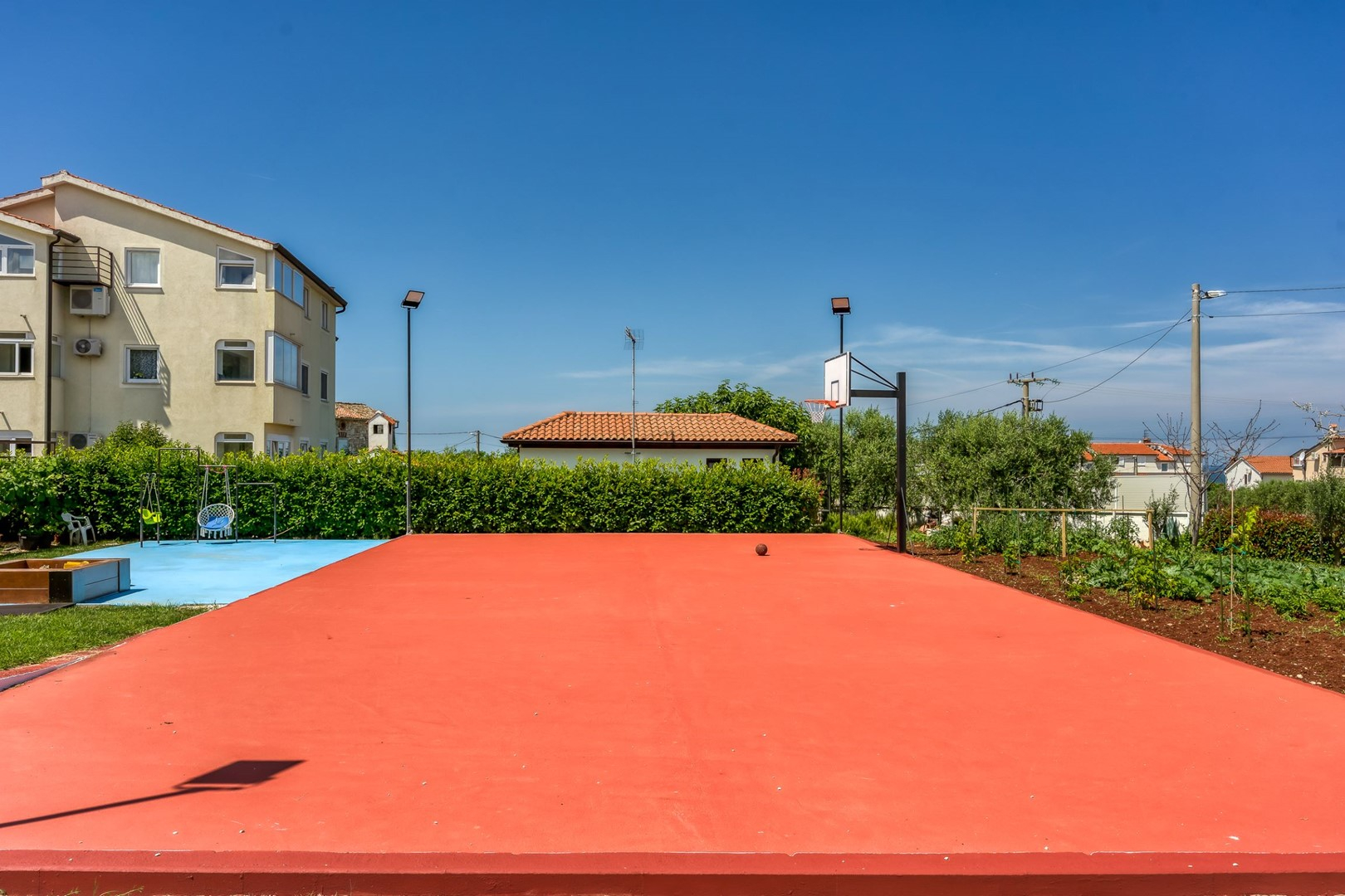 Ferienunterkunft mit Klima, Sat-Tv, WLAN in Stranici 