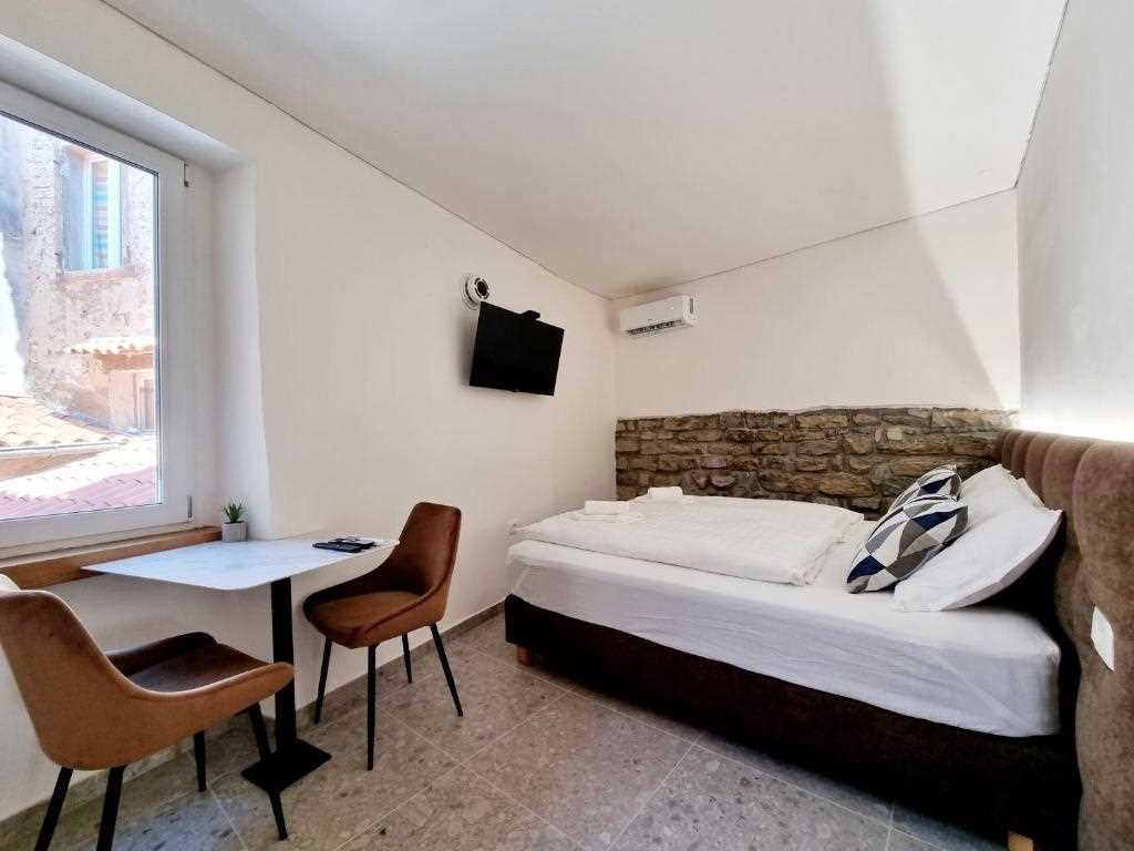 Authentisches Altstadt-Flair im Studio für Paare in Piran