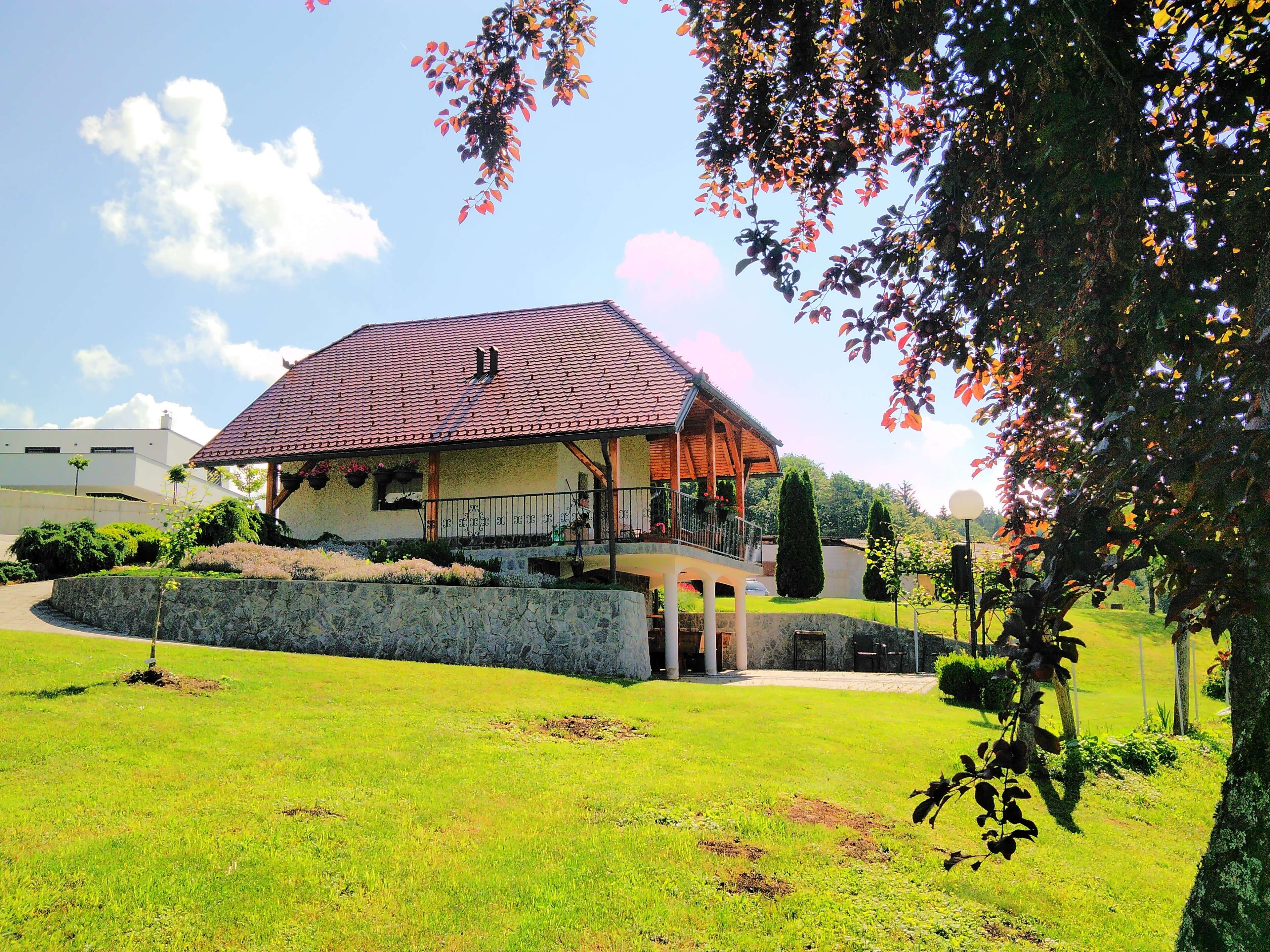 Familienfreundliches Haus mit Garten, Klima und WLAN in ruhiger Lage