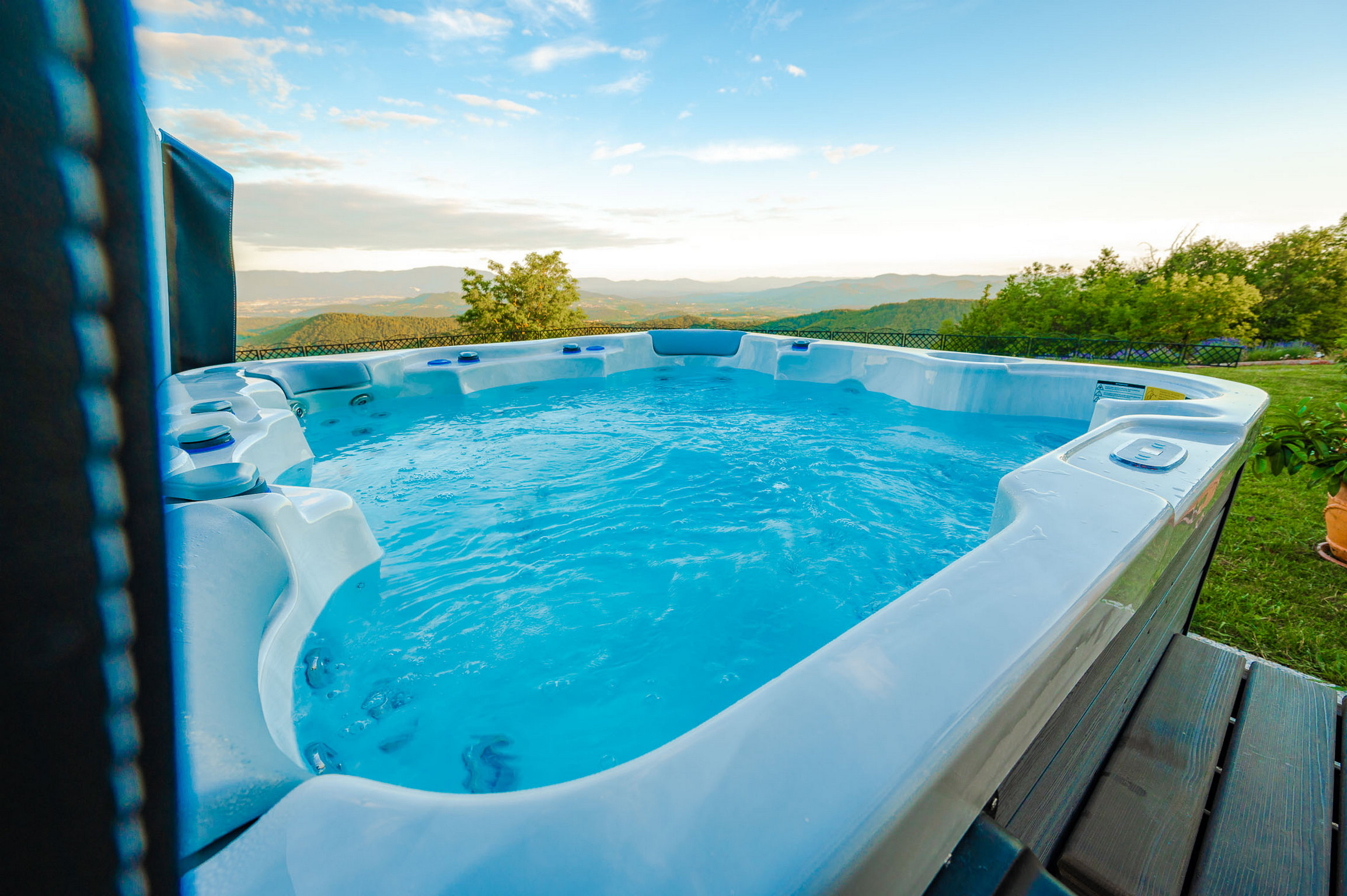 Urlaub zwischen Hügeln und Weinbergen: Villa mit Weitblick