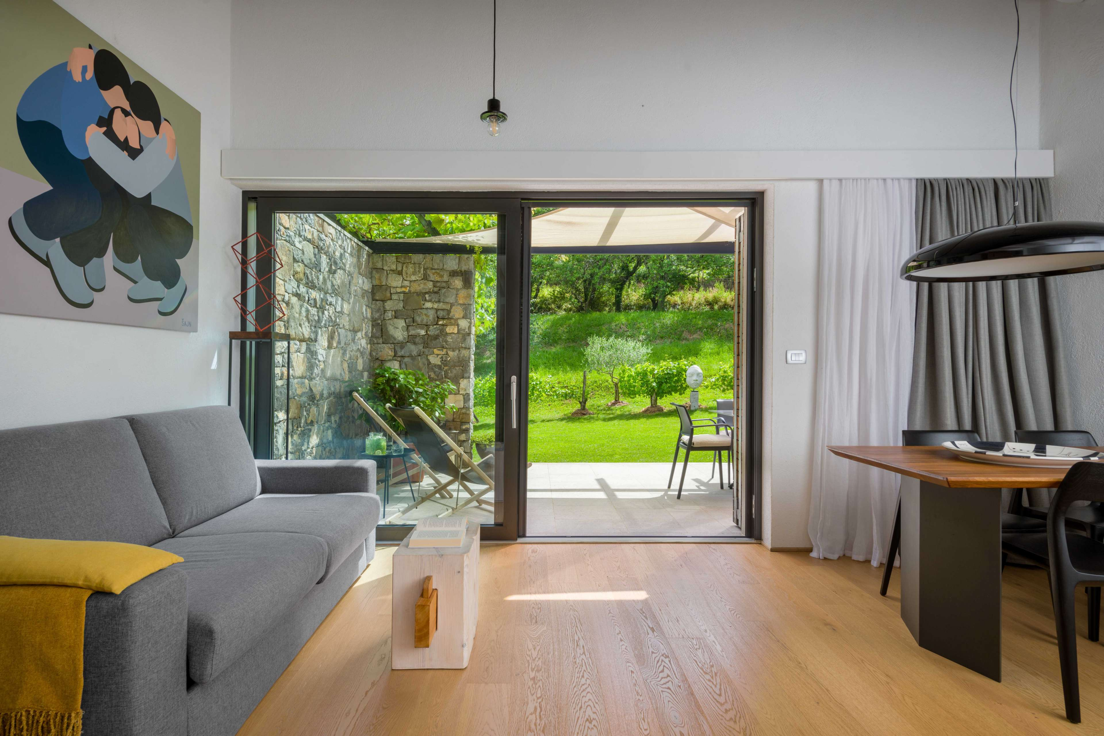 Auszeit in Pedrovo: Klimatisiertes Apartment mit Bergblick und Spa