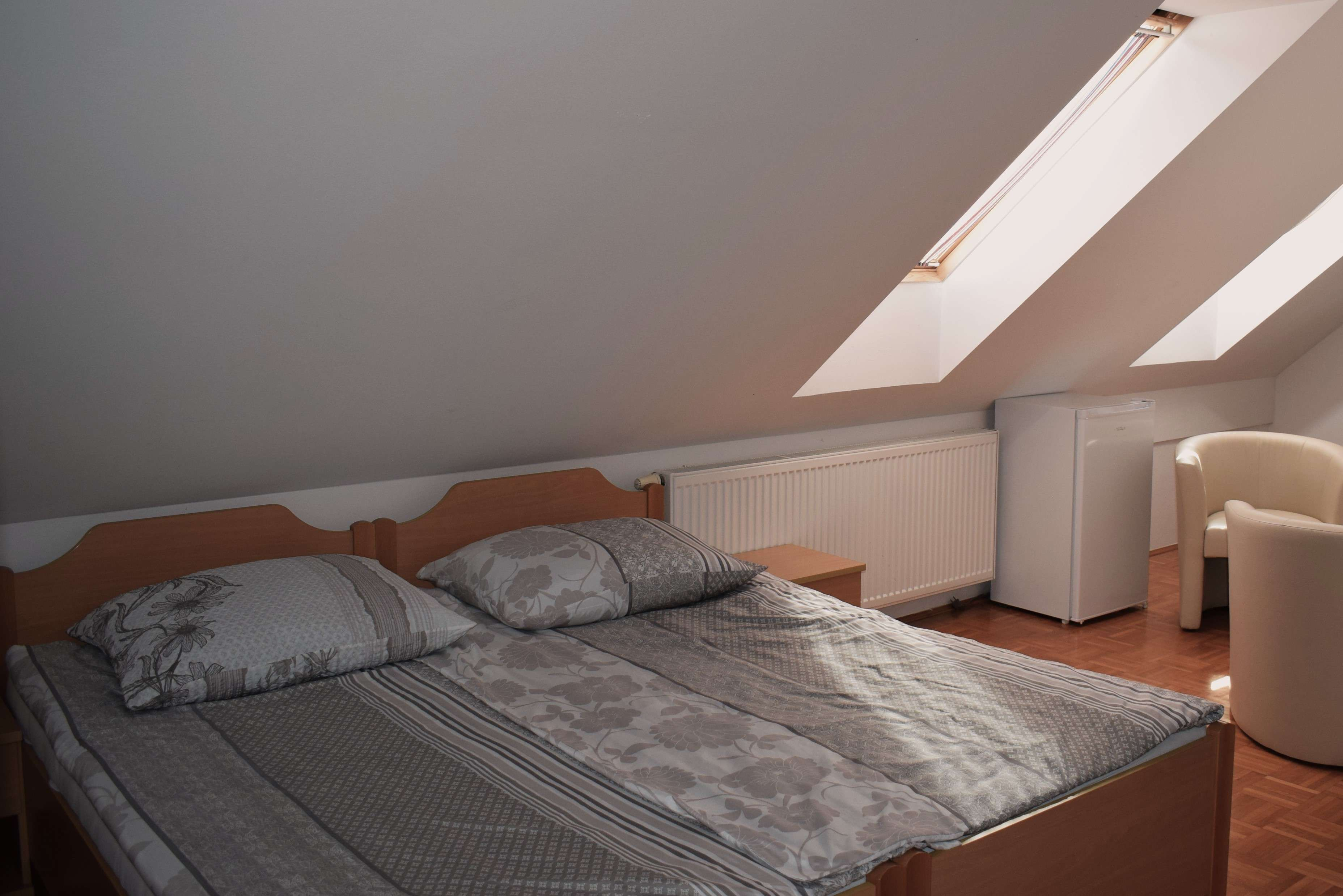 Gemütliches Dreibettzimmer in Čatež ob Savi – Ideal für Thermenfans