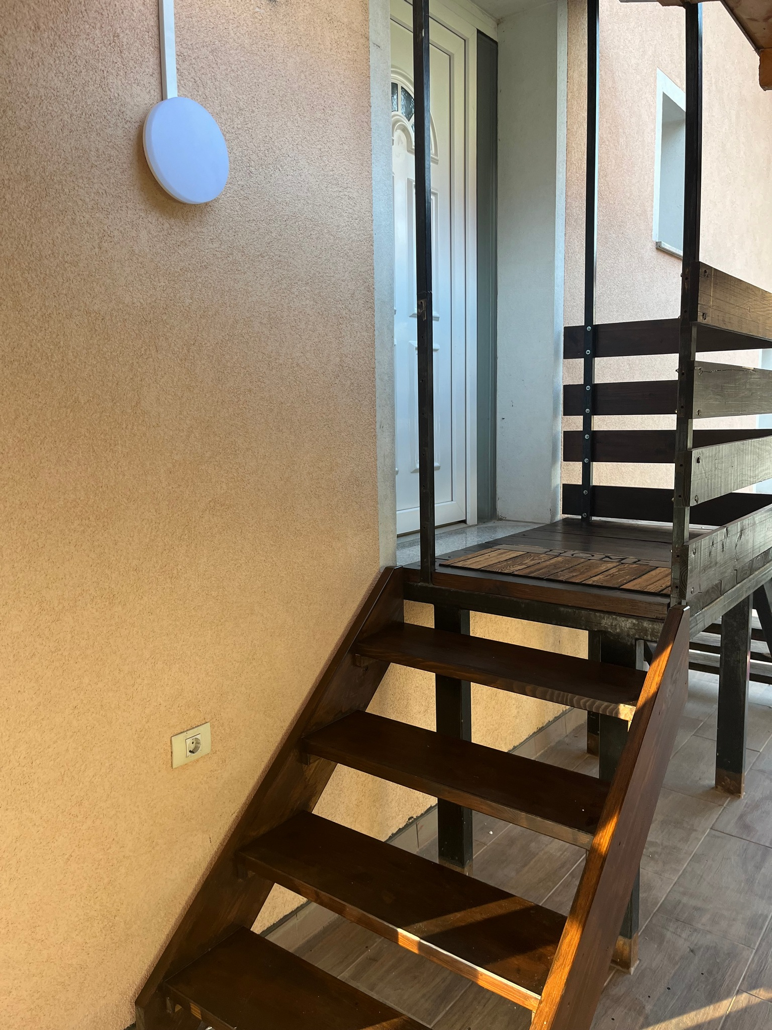 Ferienwohnung in Moste: Viel Platz auf zwei Ebenen mit Garten