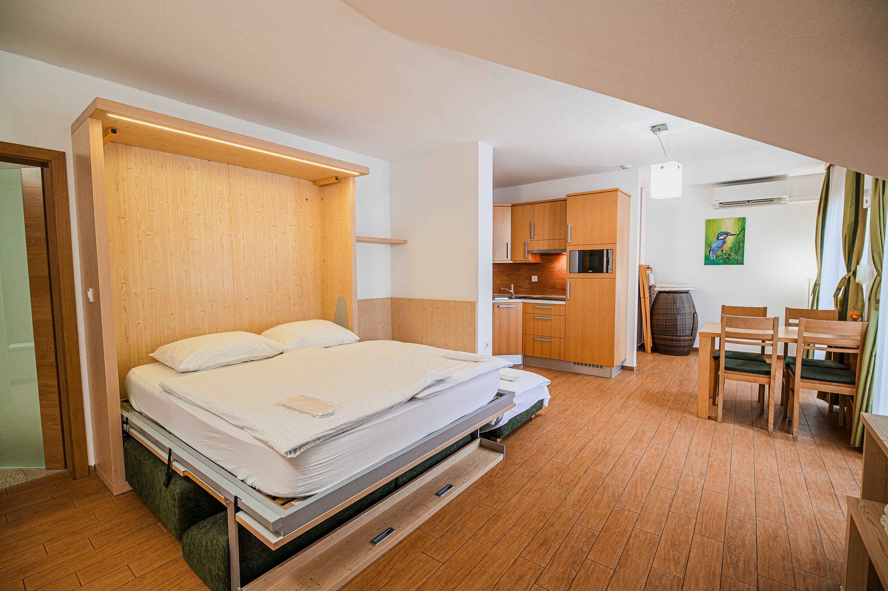Moderne FeWo mit gemeinschaftlichen Wellnessbereich & Hallenbad