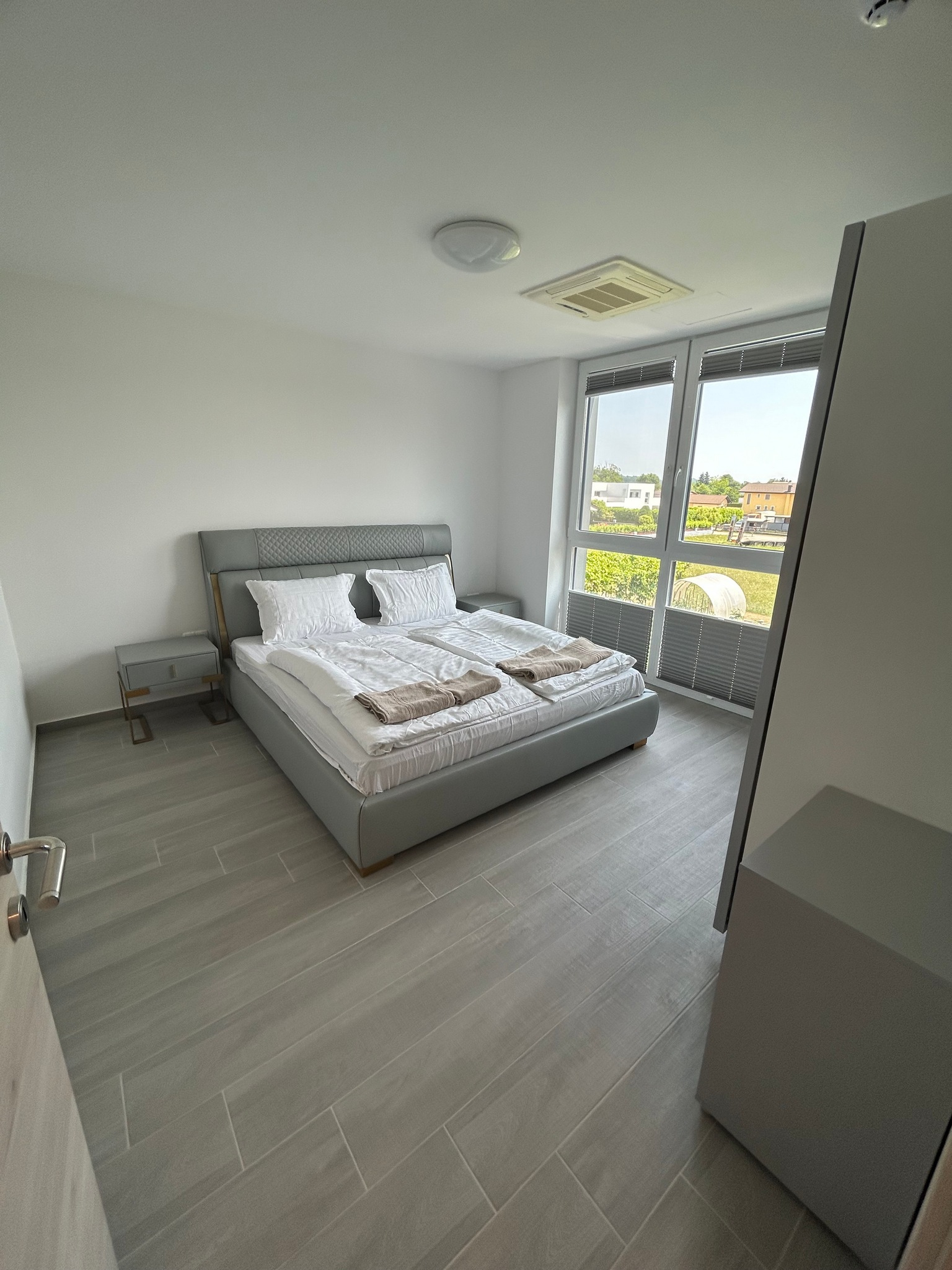 Moderne Ferienwohnung mit Klima und WLAN
