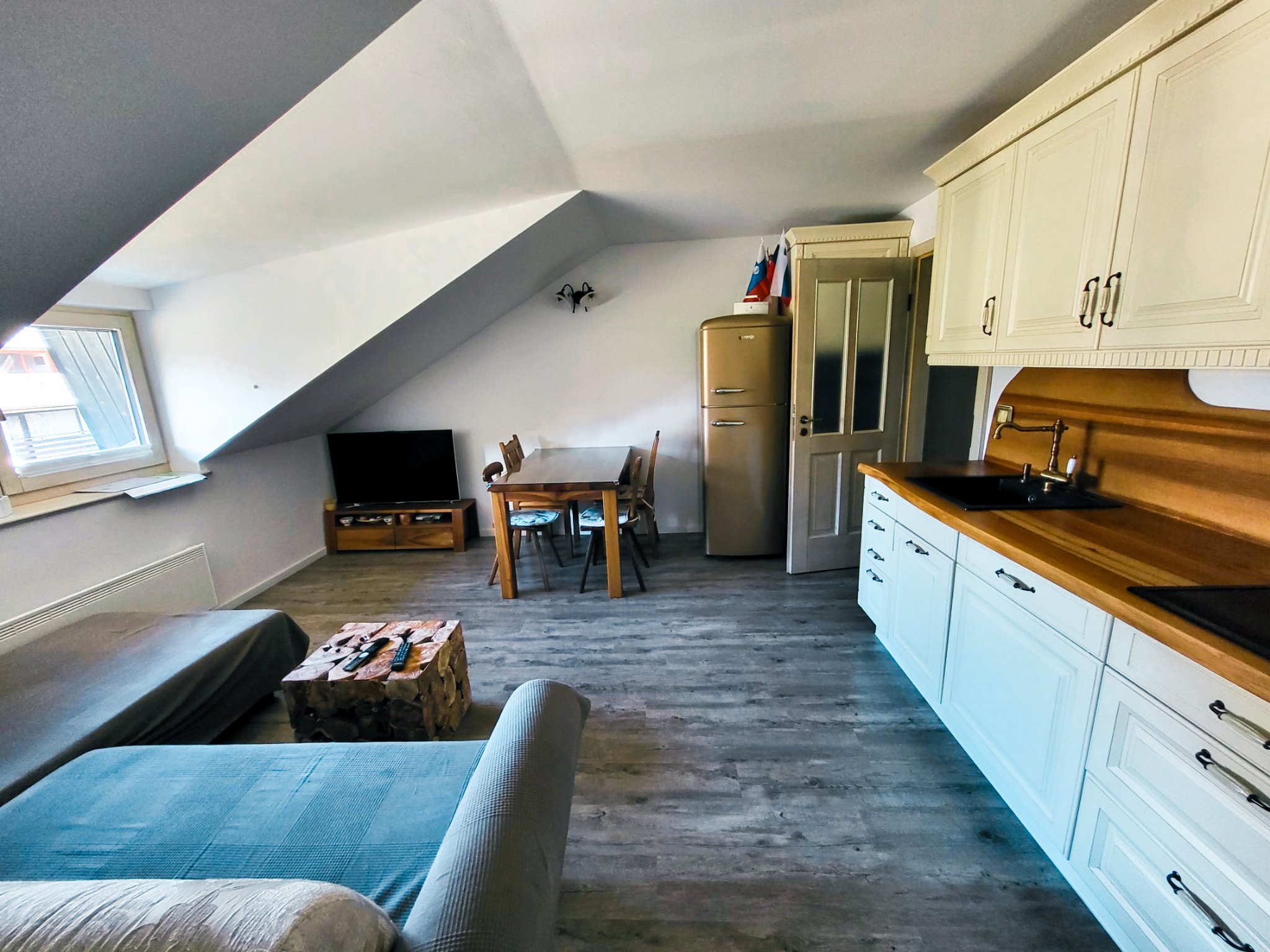 Schönes Apartment im Siedlungsgebiet mit WLAN