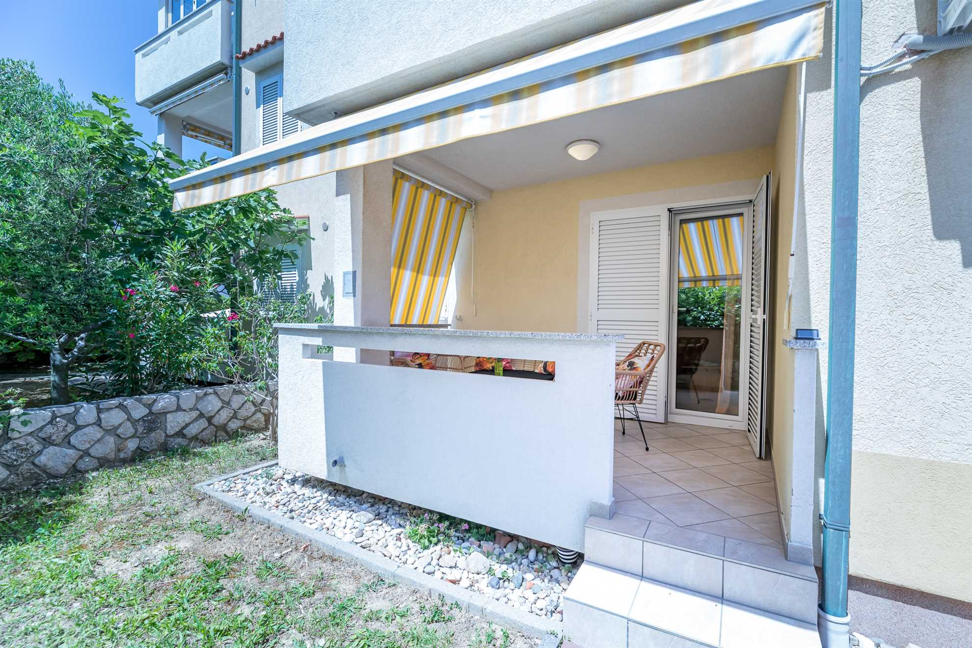 Freundliche 50 m² Erdgeschosswohnung für 4-5 Pers., ruhige Lage,Garten