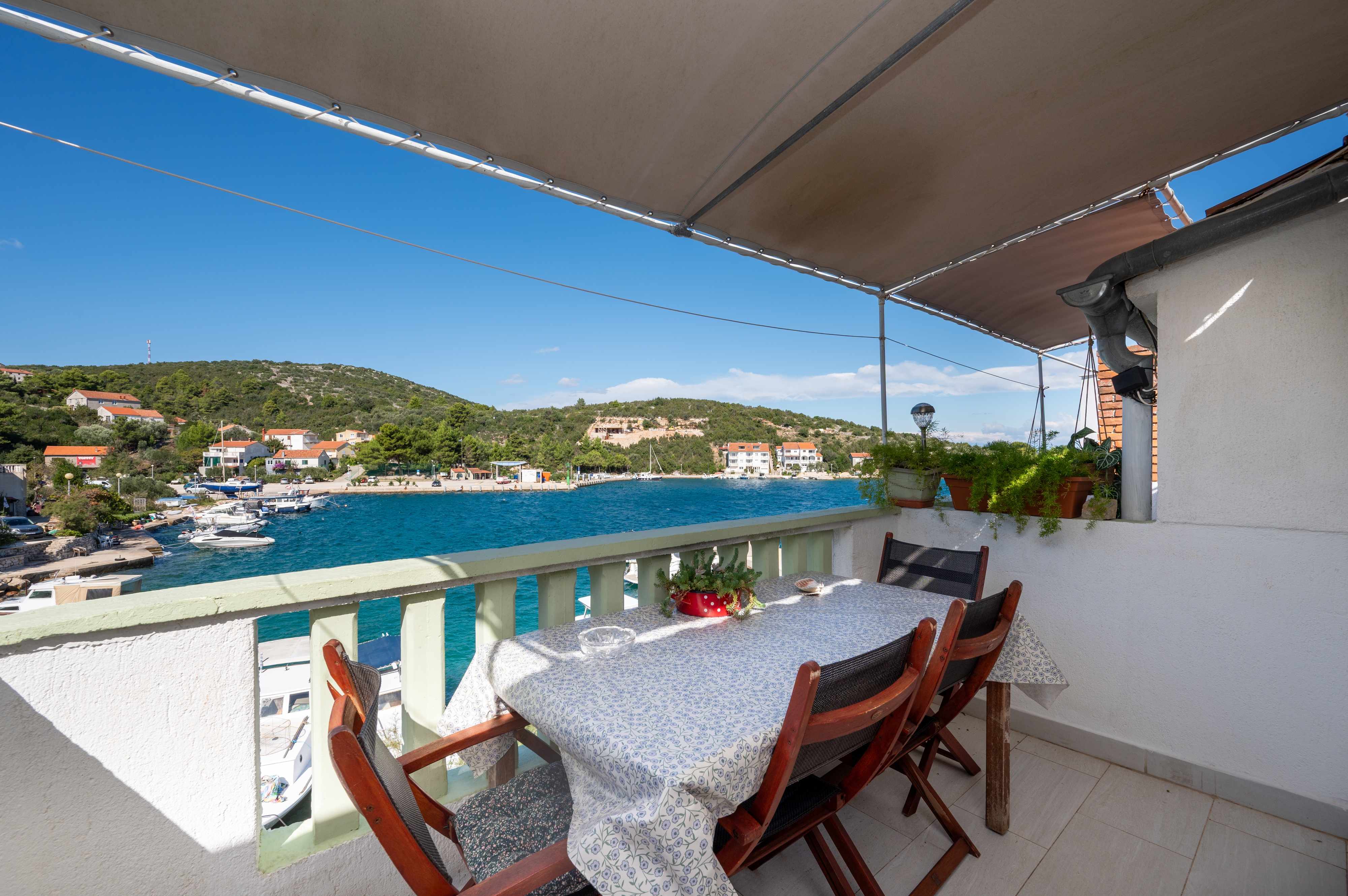 2-Zimmer-Ferienwohnung am Strand Zaglav, Dugi otok A-8170-b