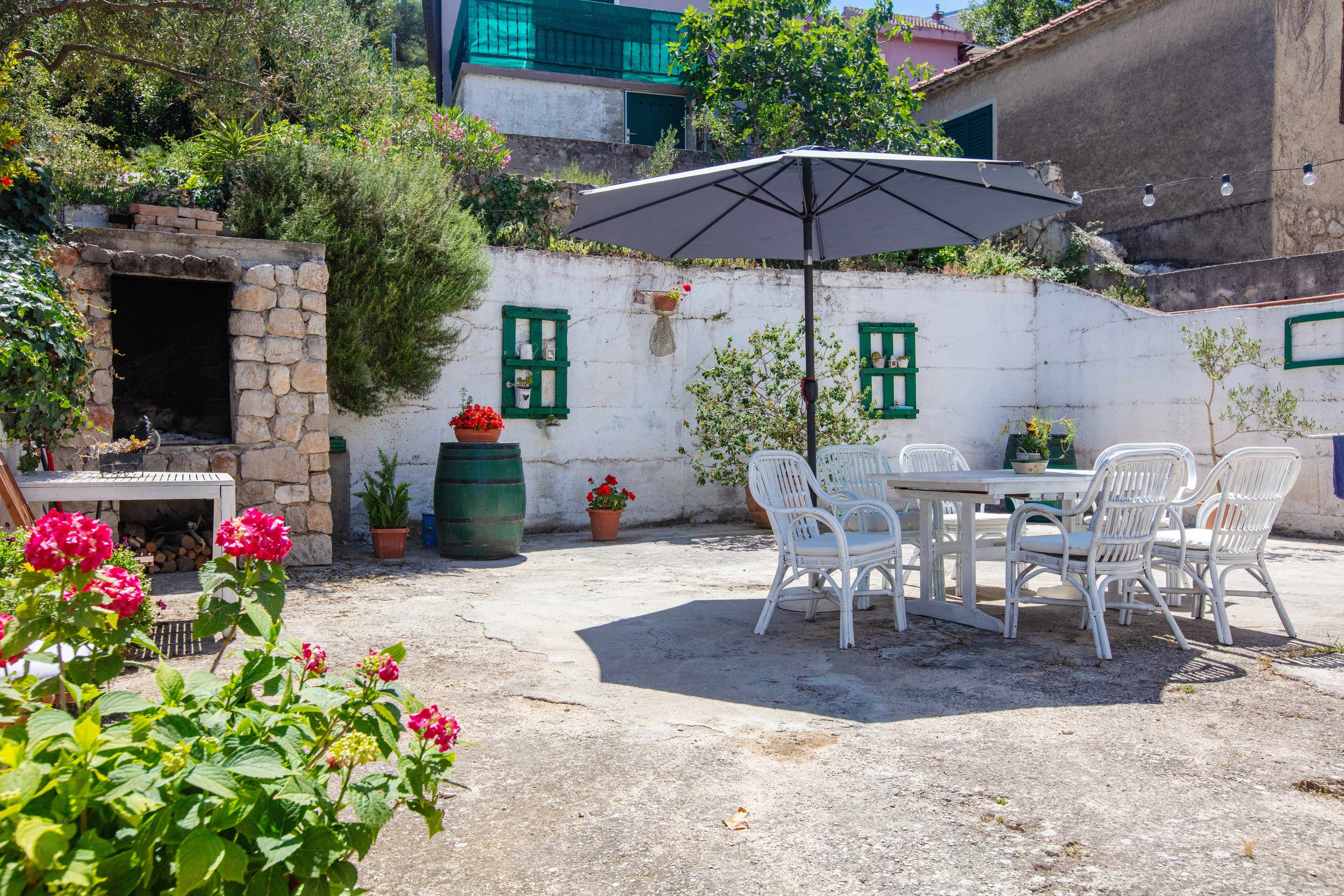 1-Zimmer-Ferienwohnung mit Balkon und Meerblick Tisno (Murter) A-815-d