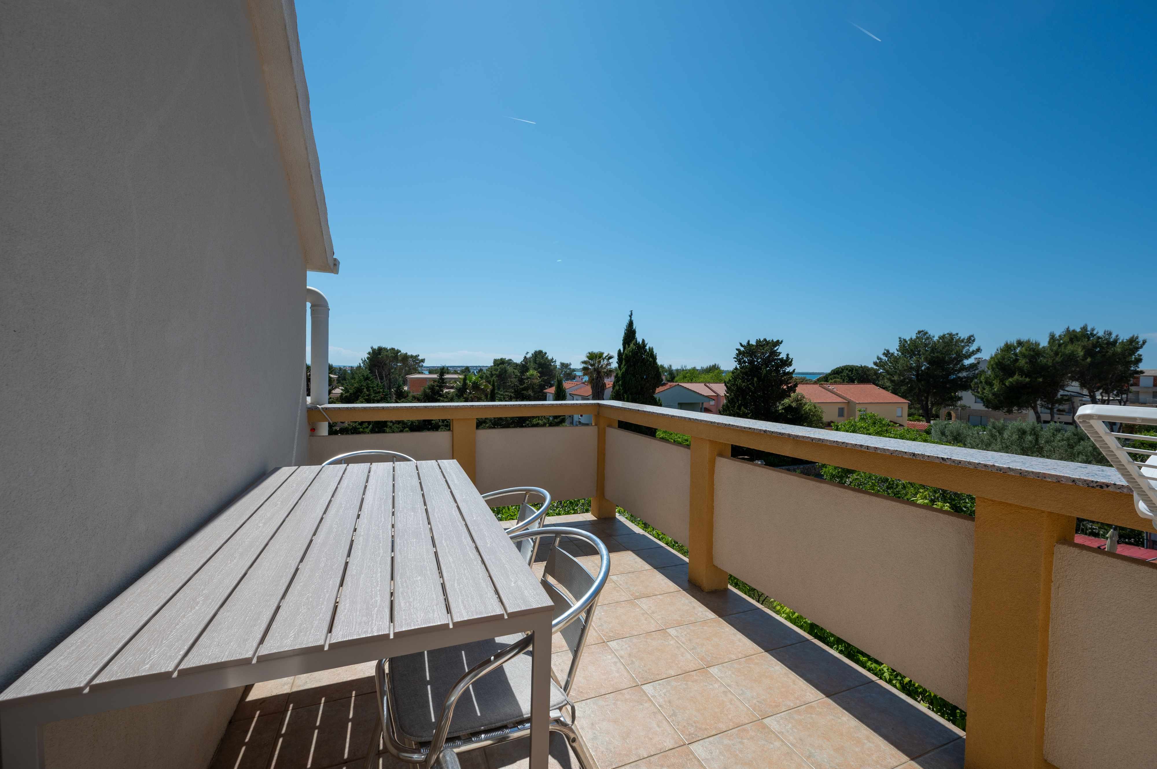 1-Zimmer-Ferienwohnung mit Terrasse und Meerblick Vrsi - Mulo, Zadar A