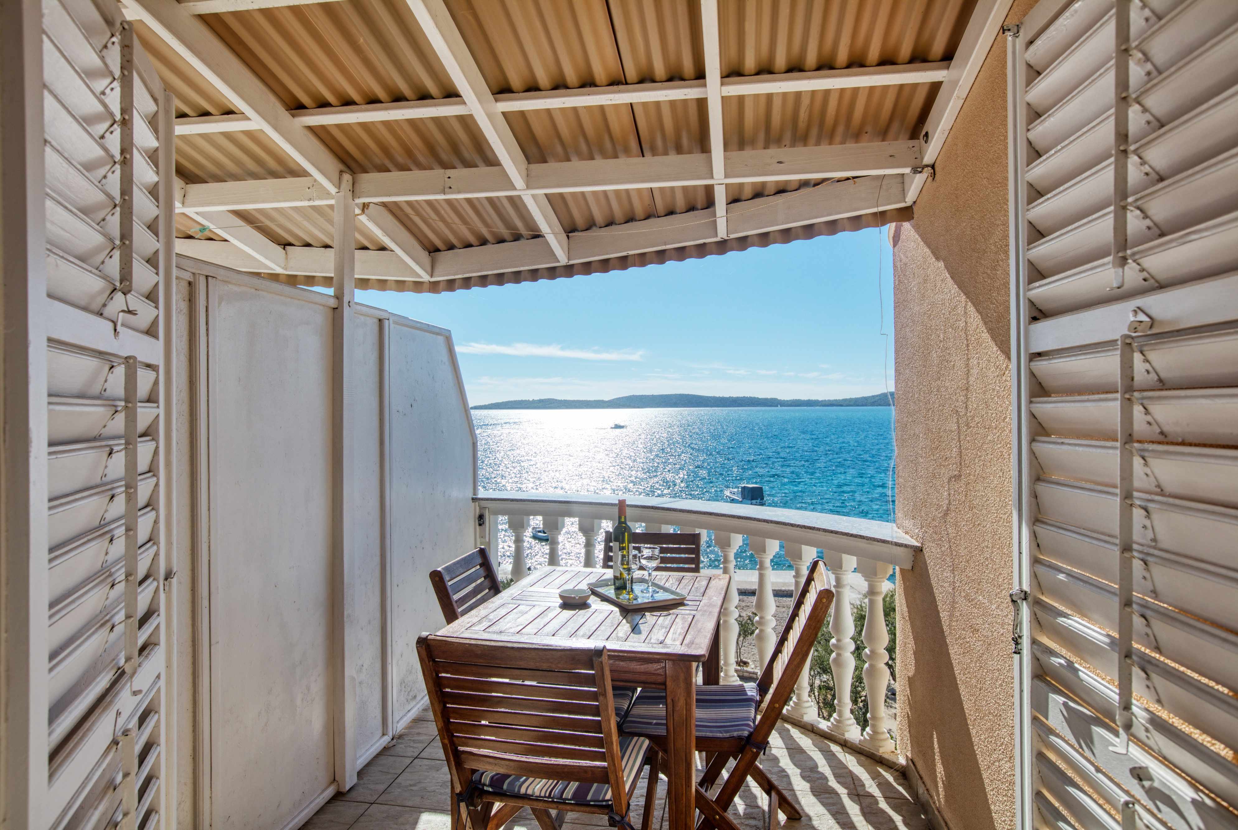 1-Zimmer-Ferienwohnung am Strand Brodarica, Sibenik A-4194-b