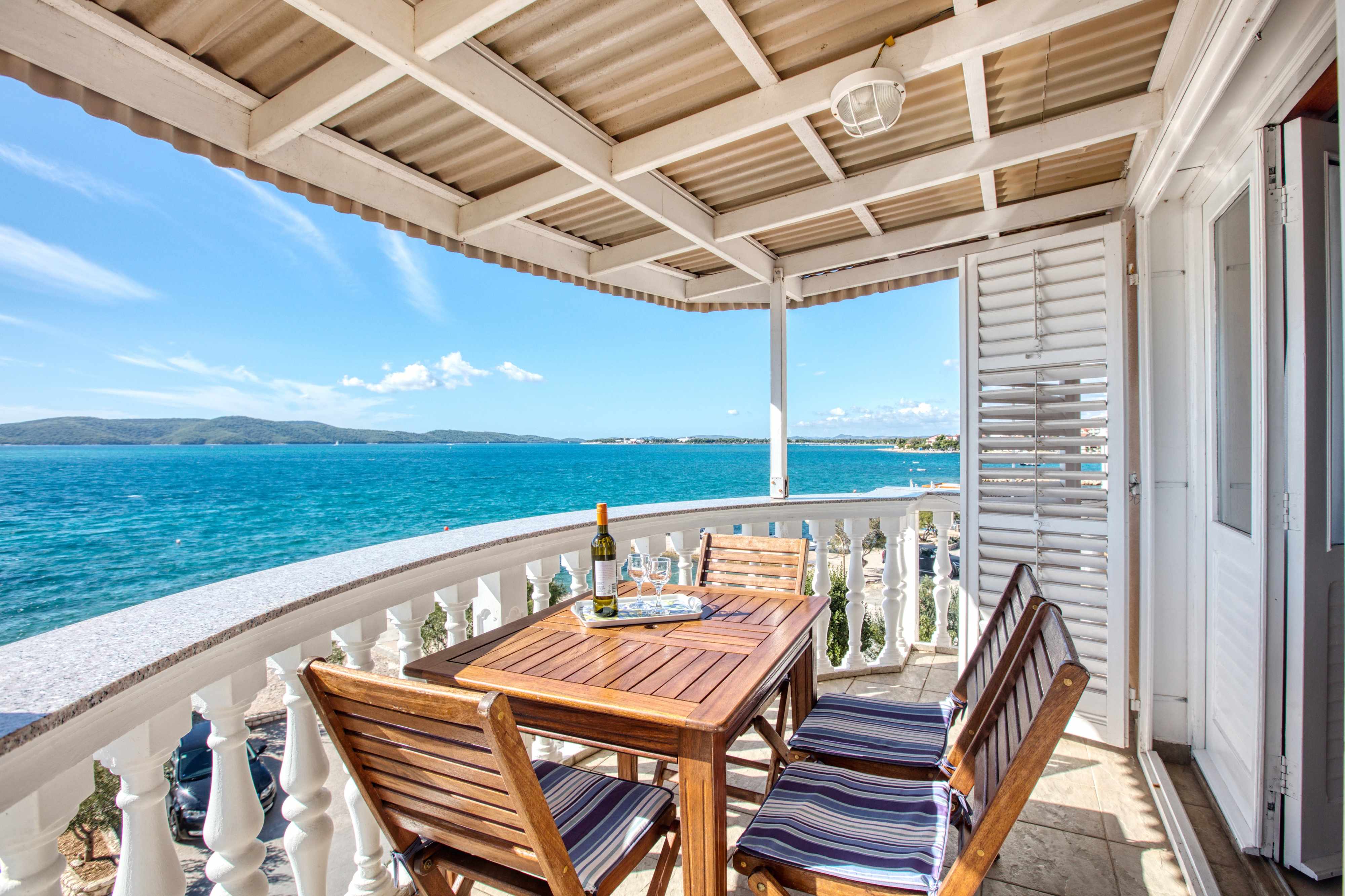1-Zimmer-Ferienwohnung am Strand Brodarica, Sibenik A-4194-d