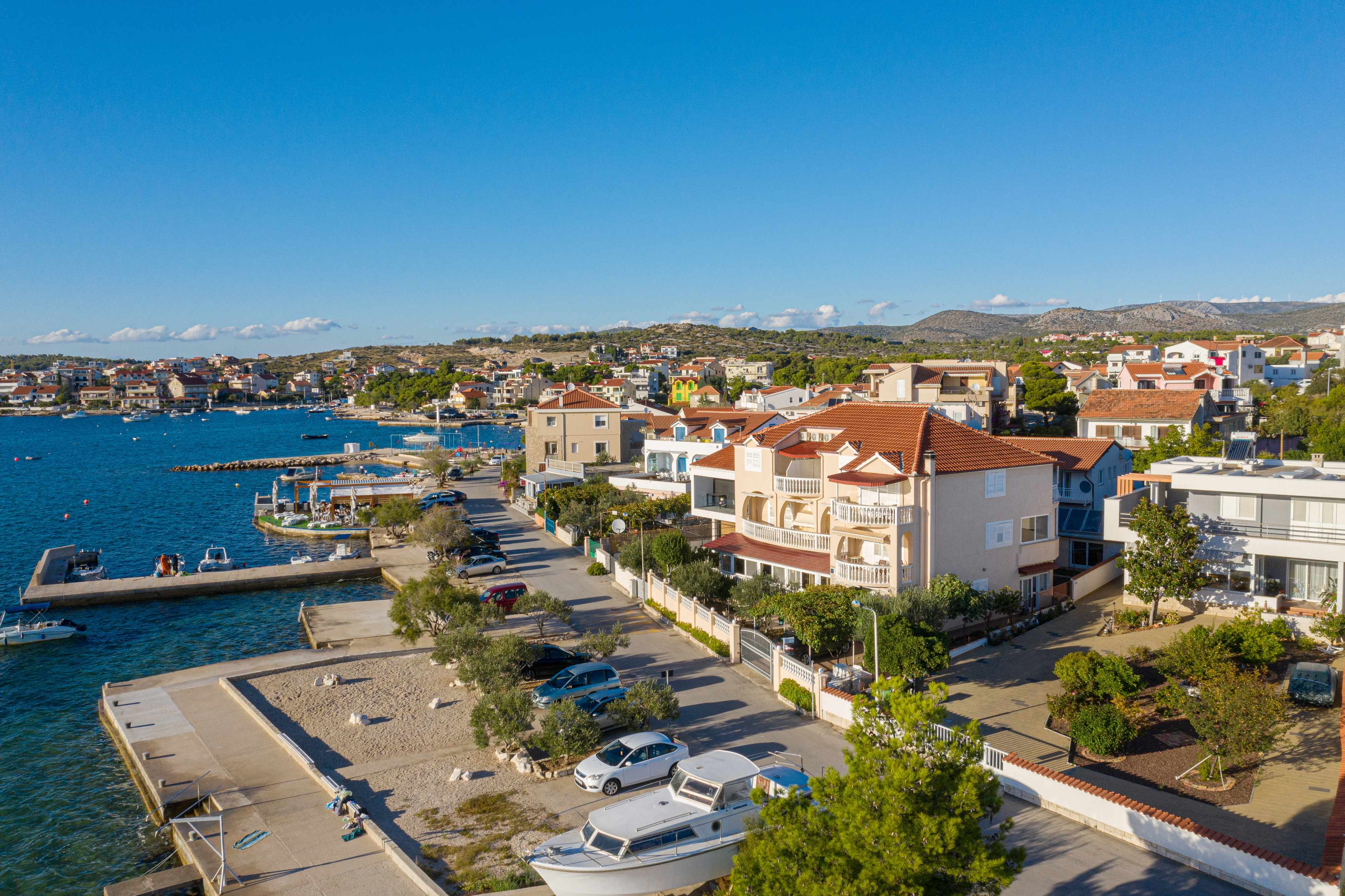 1-Zimmer-Ferienwohnung am Strand Brodarica, Sibenik A-4194-d