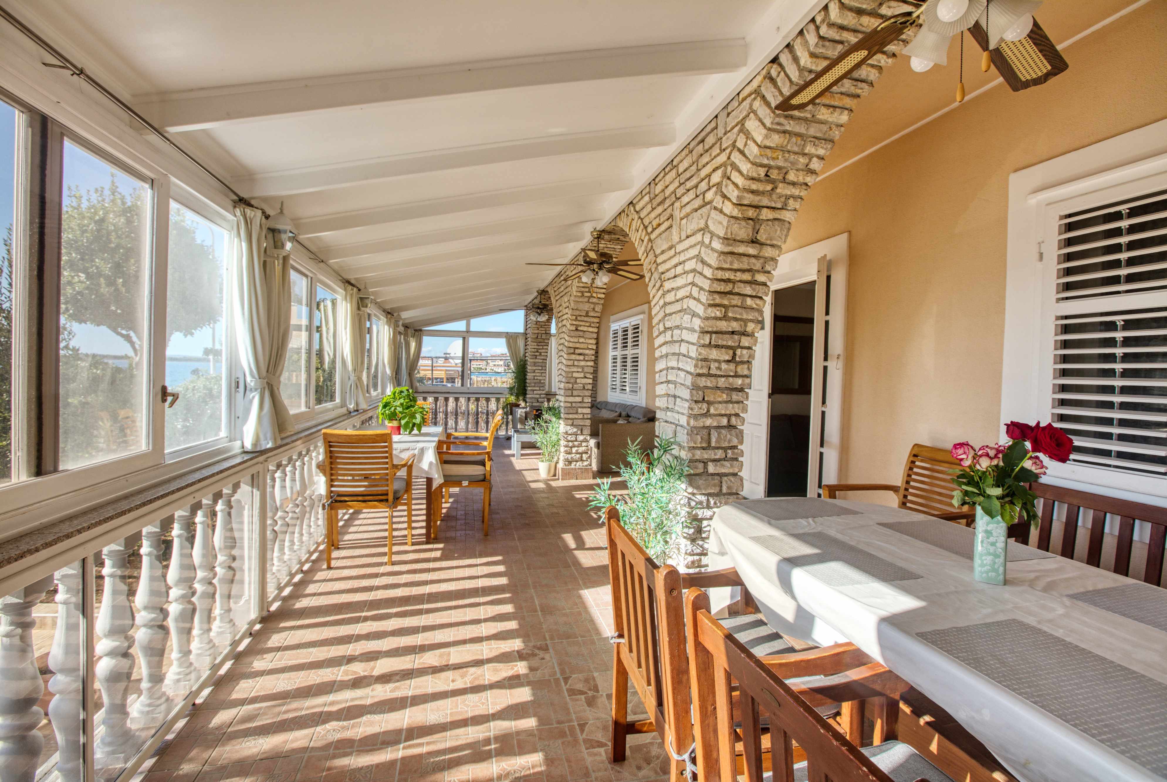 2-Zimmer-Ferienwohnung am Strand Brodarica, Sibenik A-4194-f
