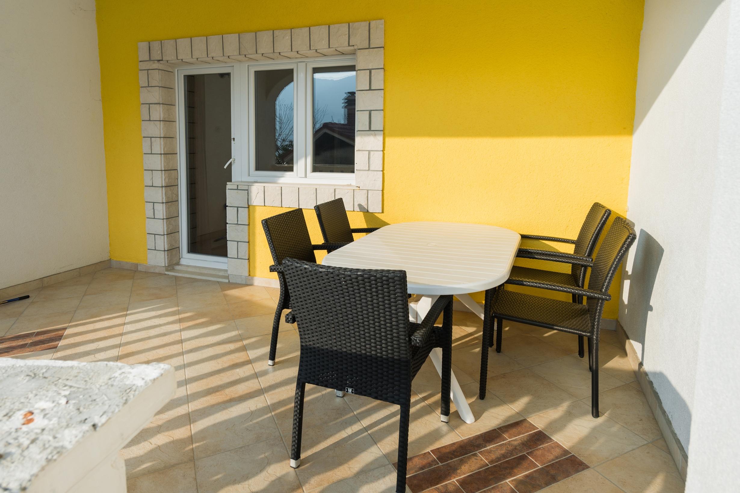 2-Zimmer-Ferienwohnung mit Terrasse und Meerblick Grebastica, Sibenik
