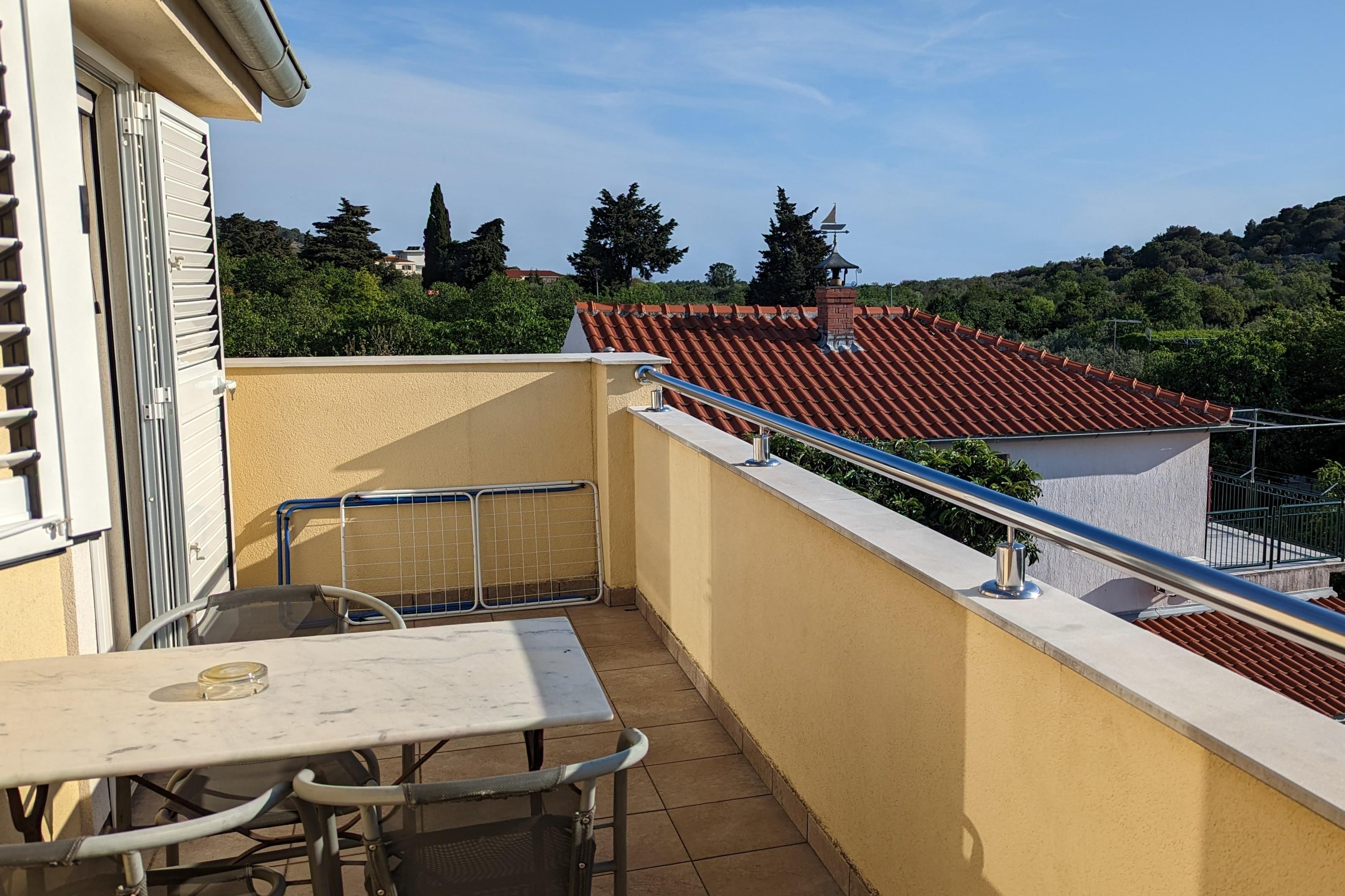 1-Zimmer-Ferienwohnung mit Terrasse und Meerblick Murter A-5100-d