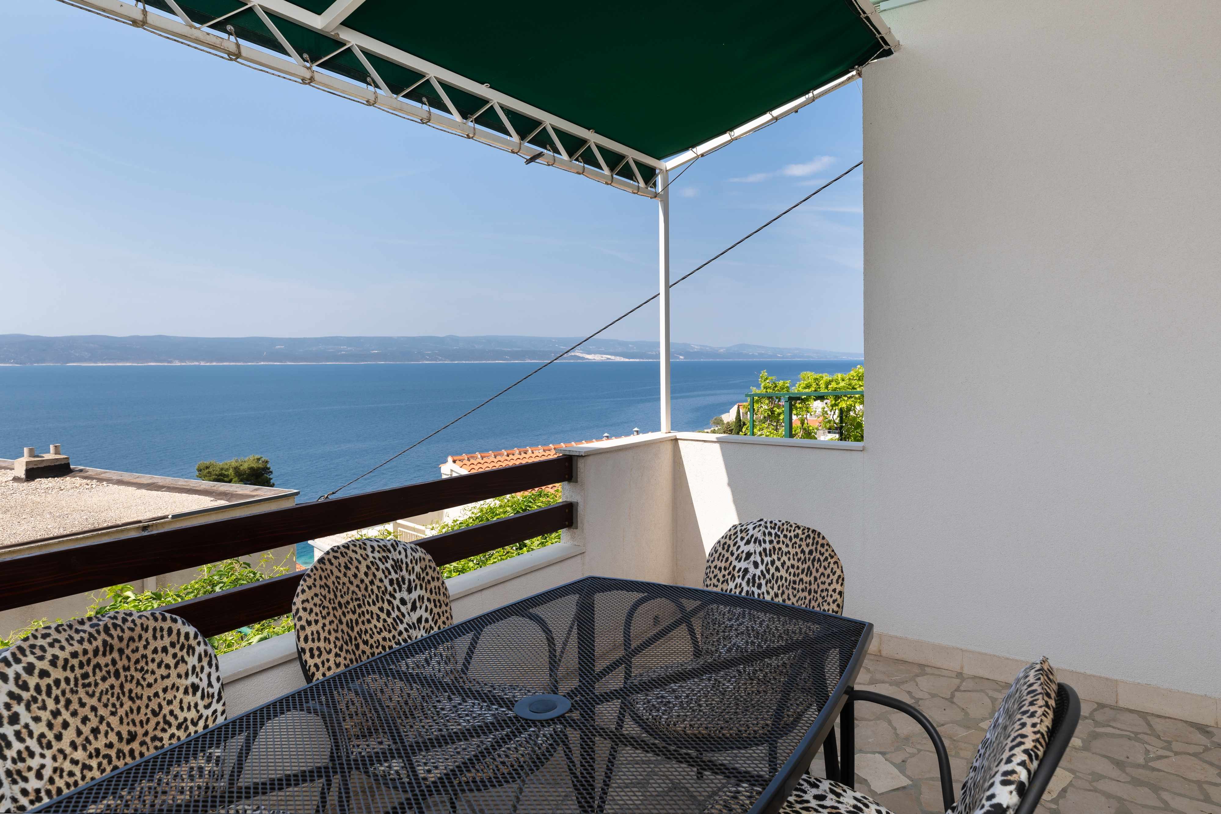 2-Zimmer-Ferienwohnung mit Terrasse und Meerblick Pisak, Omis A-5975-a