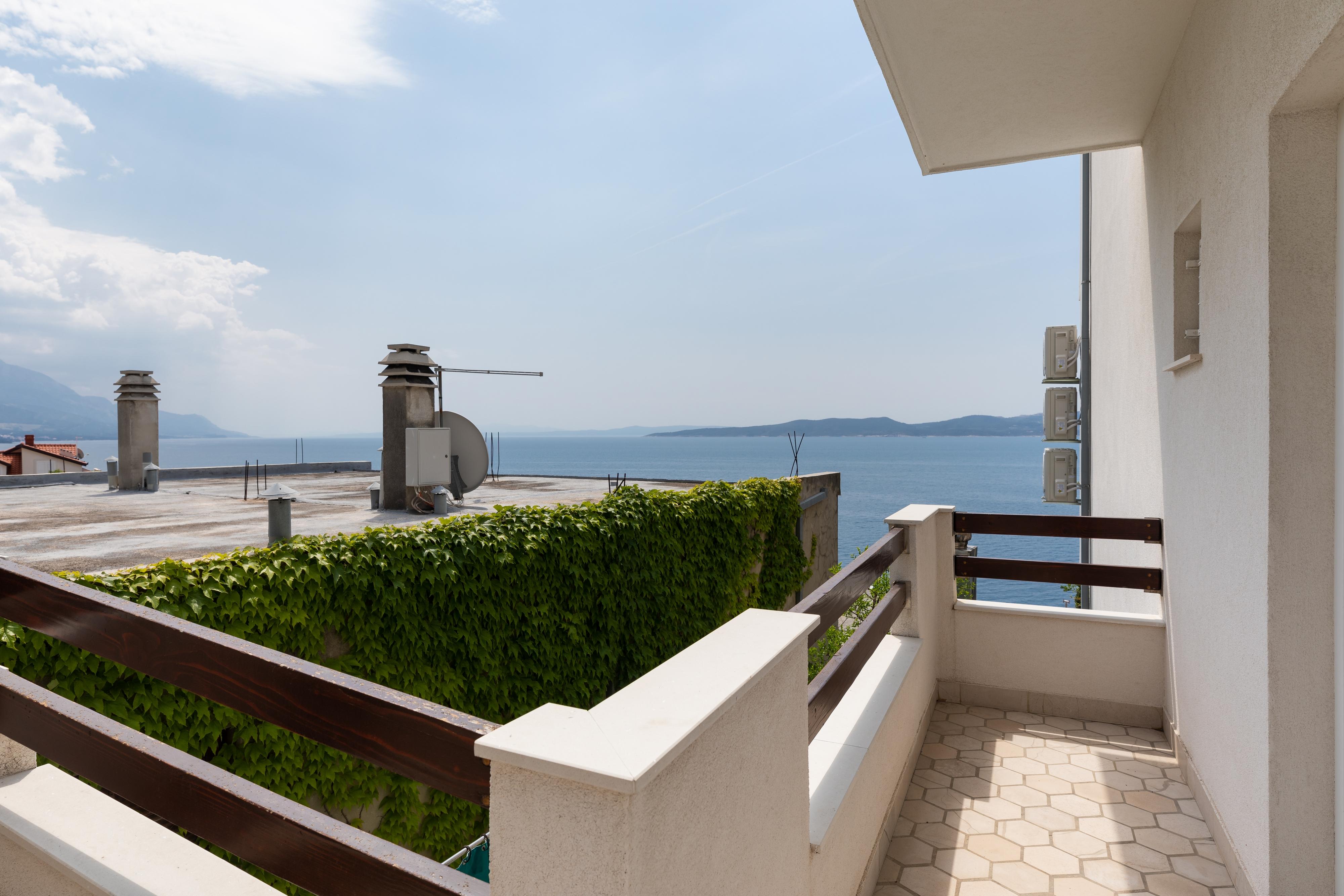 1-Zimmer-Ferienwohnung mit Terrasse und Meerblick Pisak, Omis A-5975-c