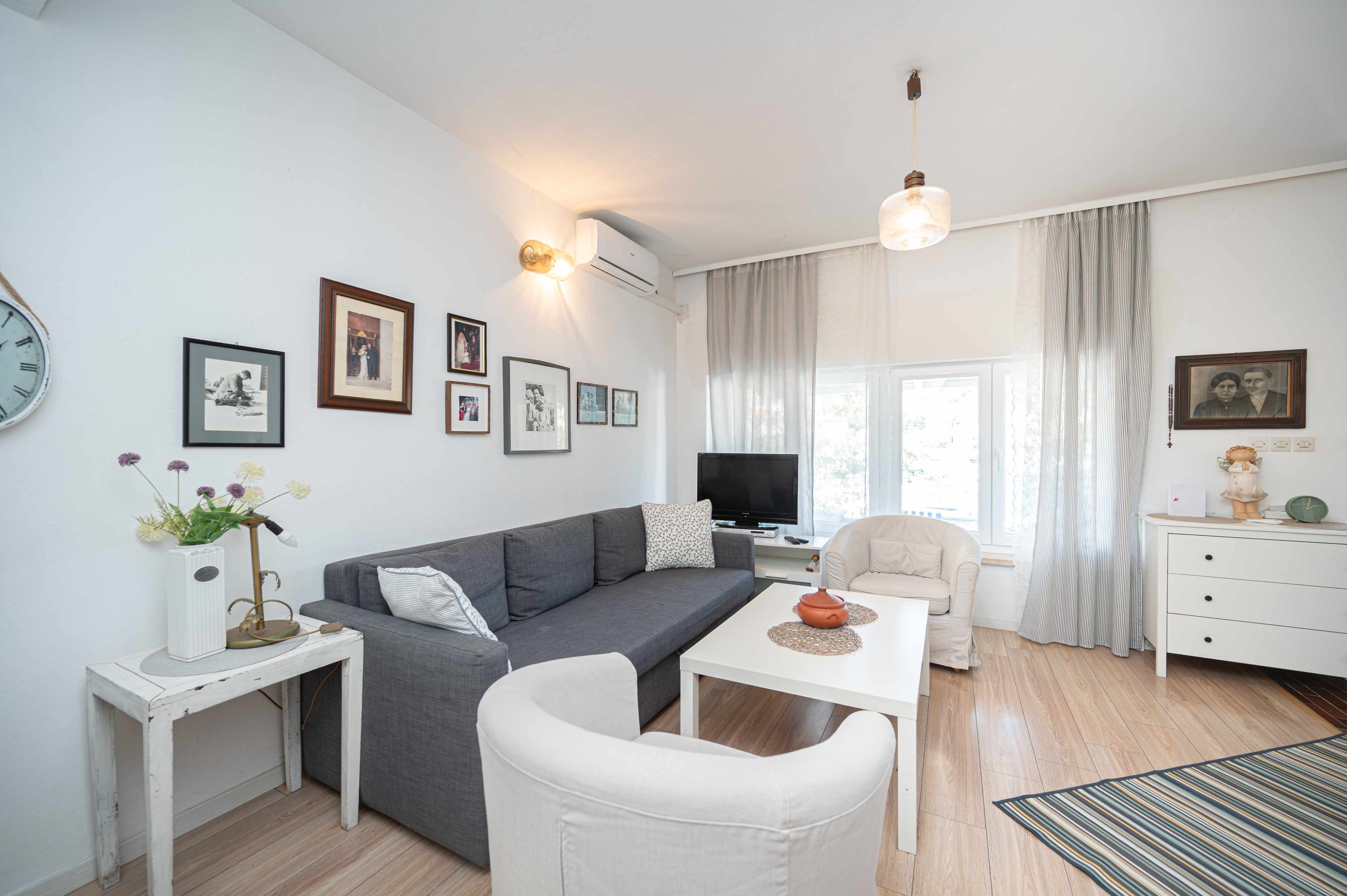 2-Zimmer-Ferienwohnung am Strand Zaglav, Dugi otok A-8170-a