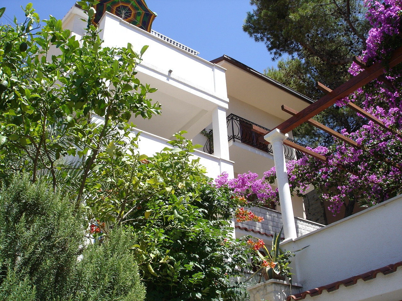 2-Zimmer-Ferienwohnung mit Terrasse und Meerblick Trogir A-11895-a