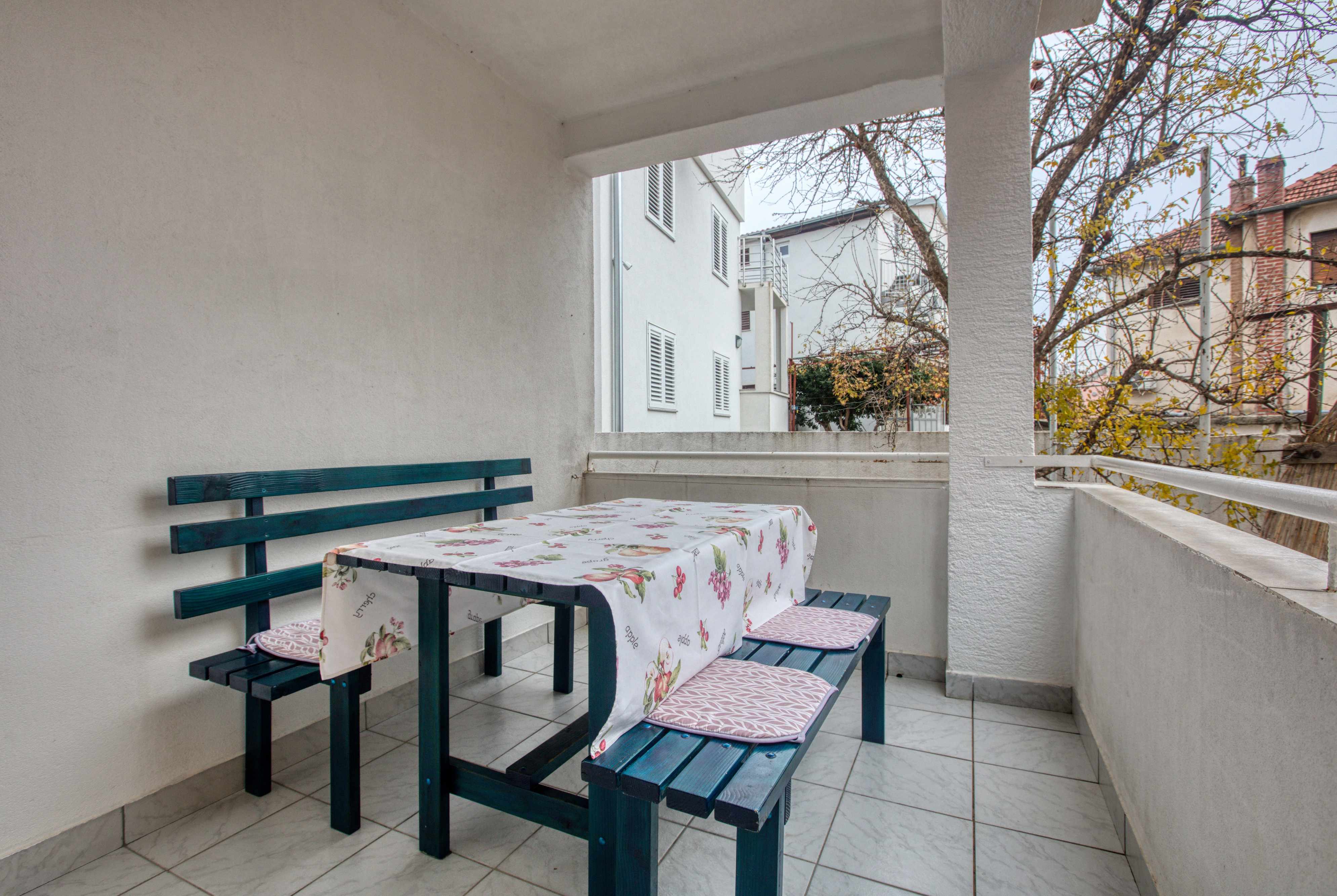 1-Zimmer-Ferienwohnung mit Terrasse Pirovac (Sibenik) A-15320-a