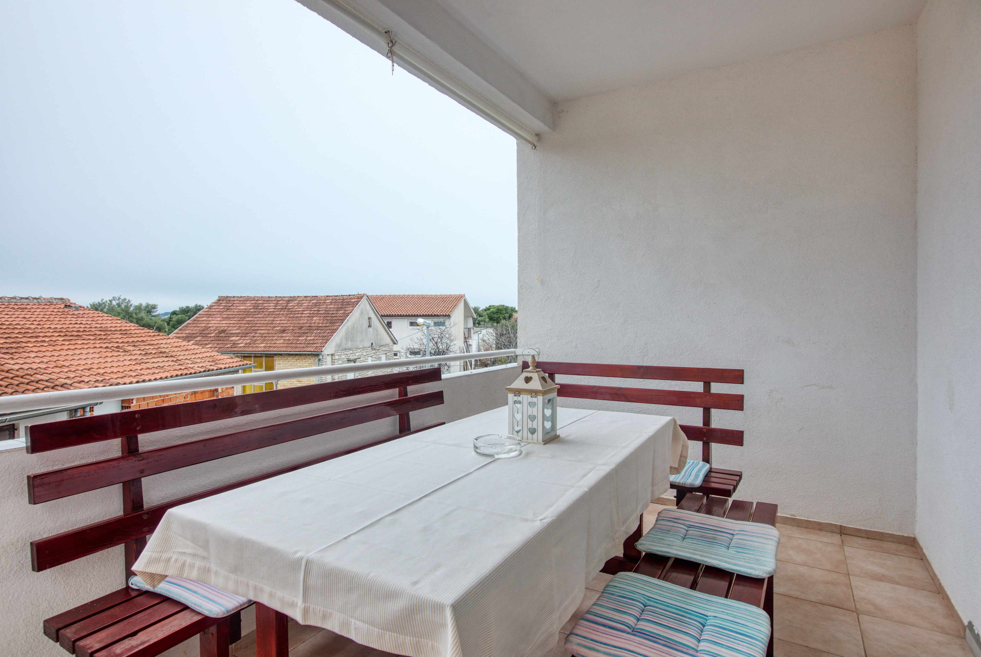 2-Zimmer-Ferienwohnung mit Terrasse Pirovac (Sibenik) A-15320-d