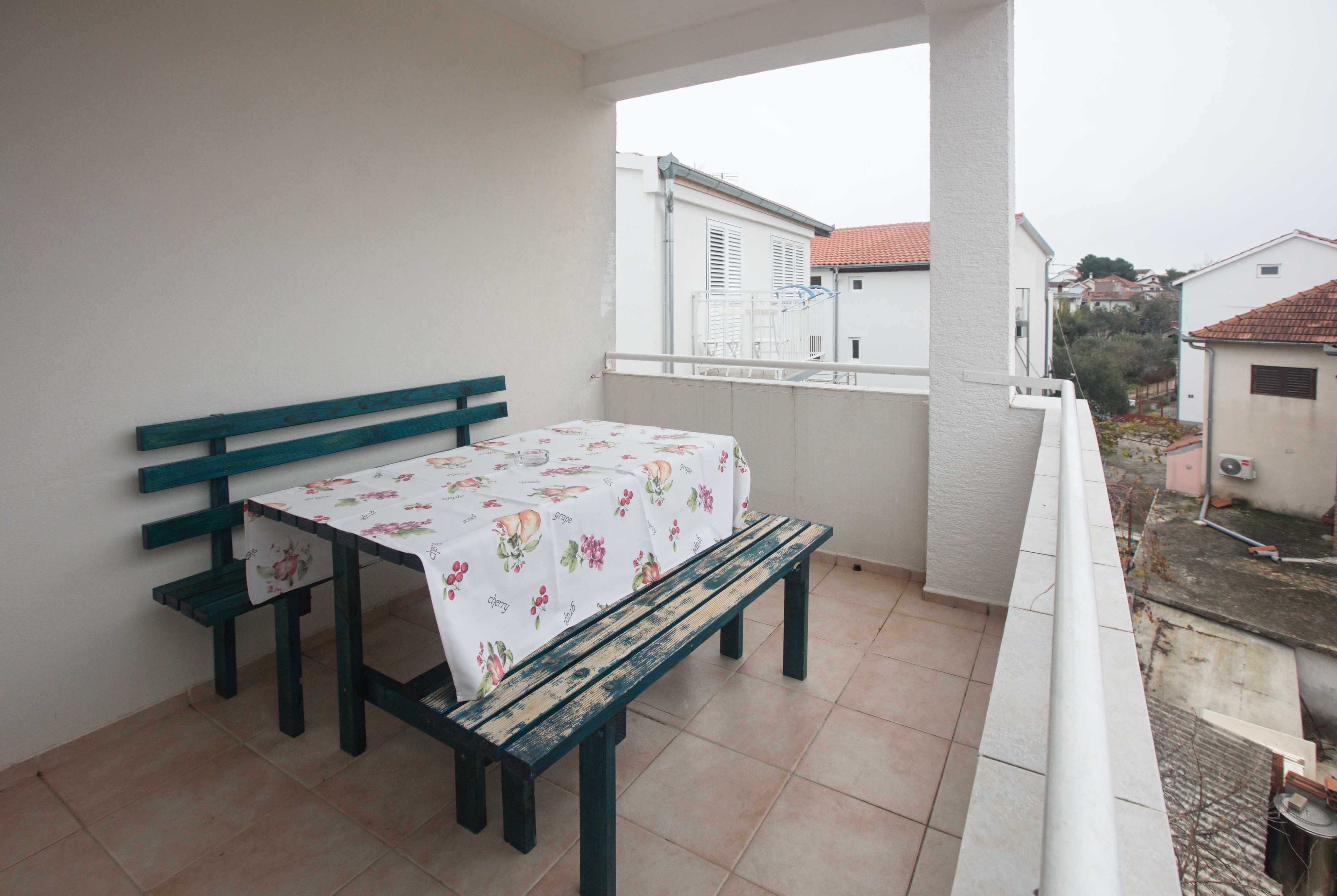 1-Zimmer-Ferienwohnung mit Terrasse Pirovac (Sibenik) A-15320-e