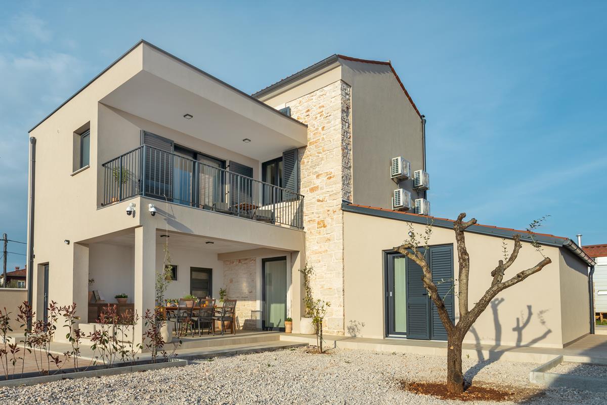 Exklusives Ferienhaus in Valbandon in Kroatien, Sat-TV und Klimaanlage