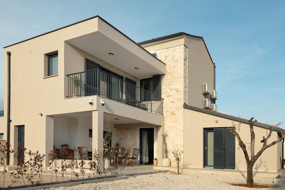 Exklusives Ferienhaus in Valbandon in Kroatien, Sat-TV und Klimaanlage