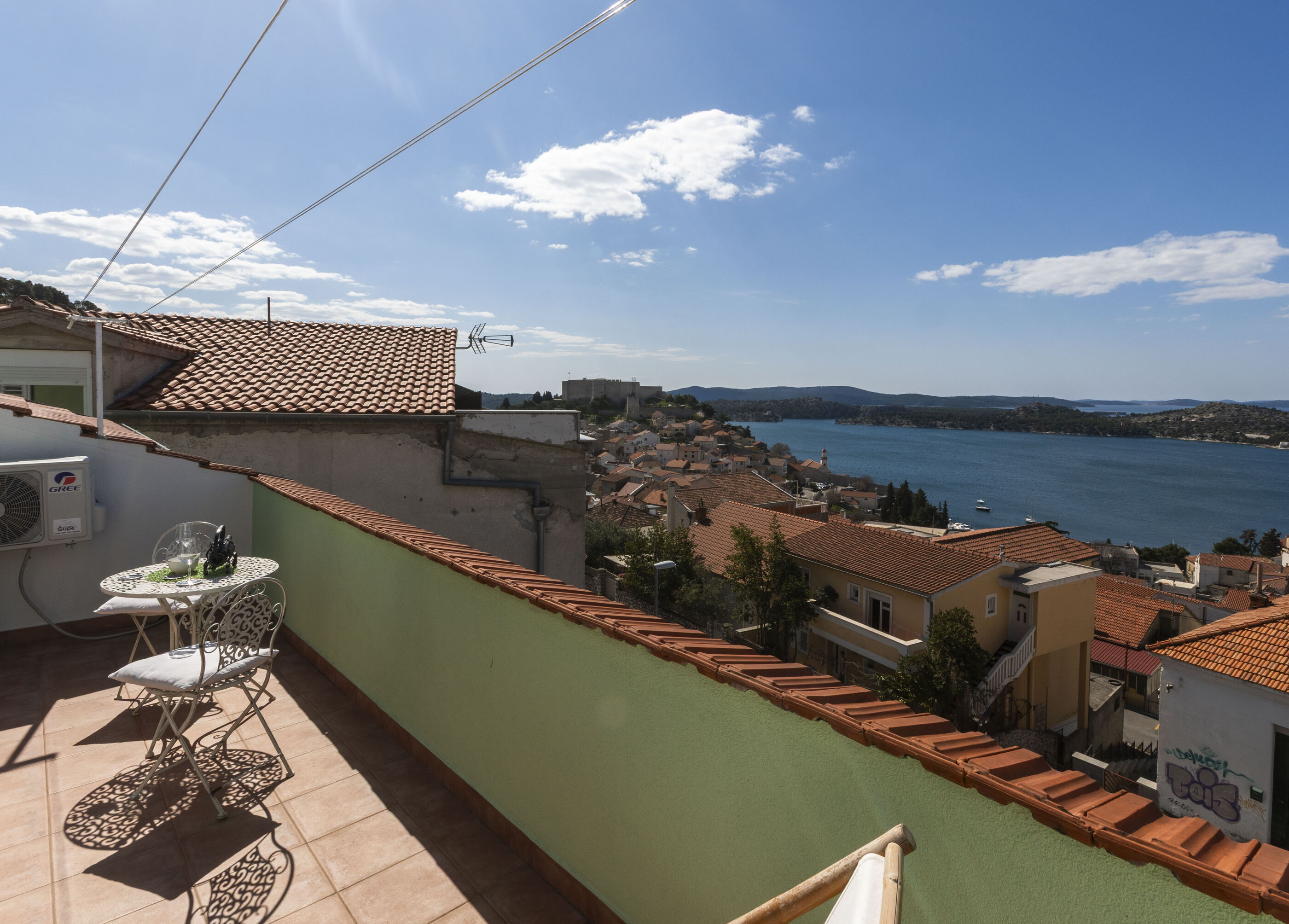 Ferienwohnung in Sibenik mit Klima, Sat-TV, Meerblick