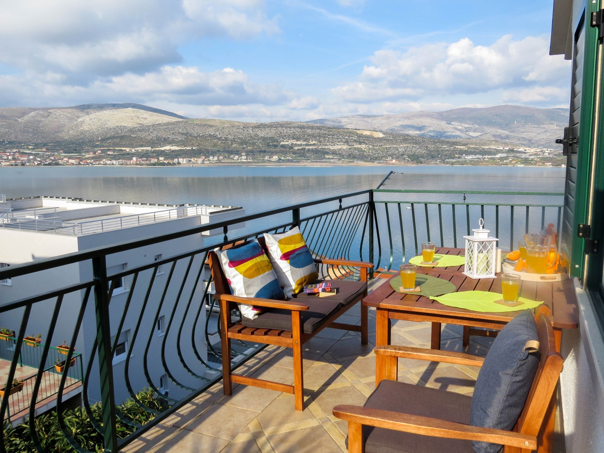 2-Zimmer-Ferienwohnung mit Terrasse und Meerblick Mastrinka, Ciovo A-2