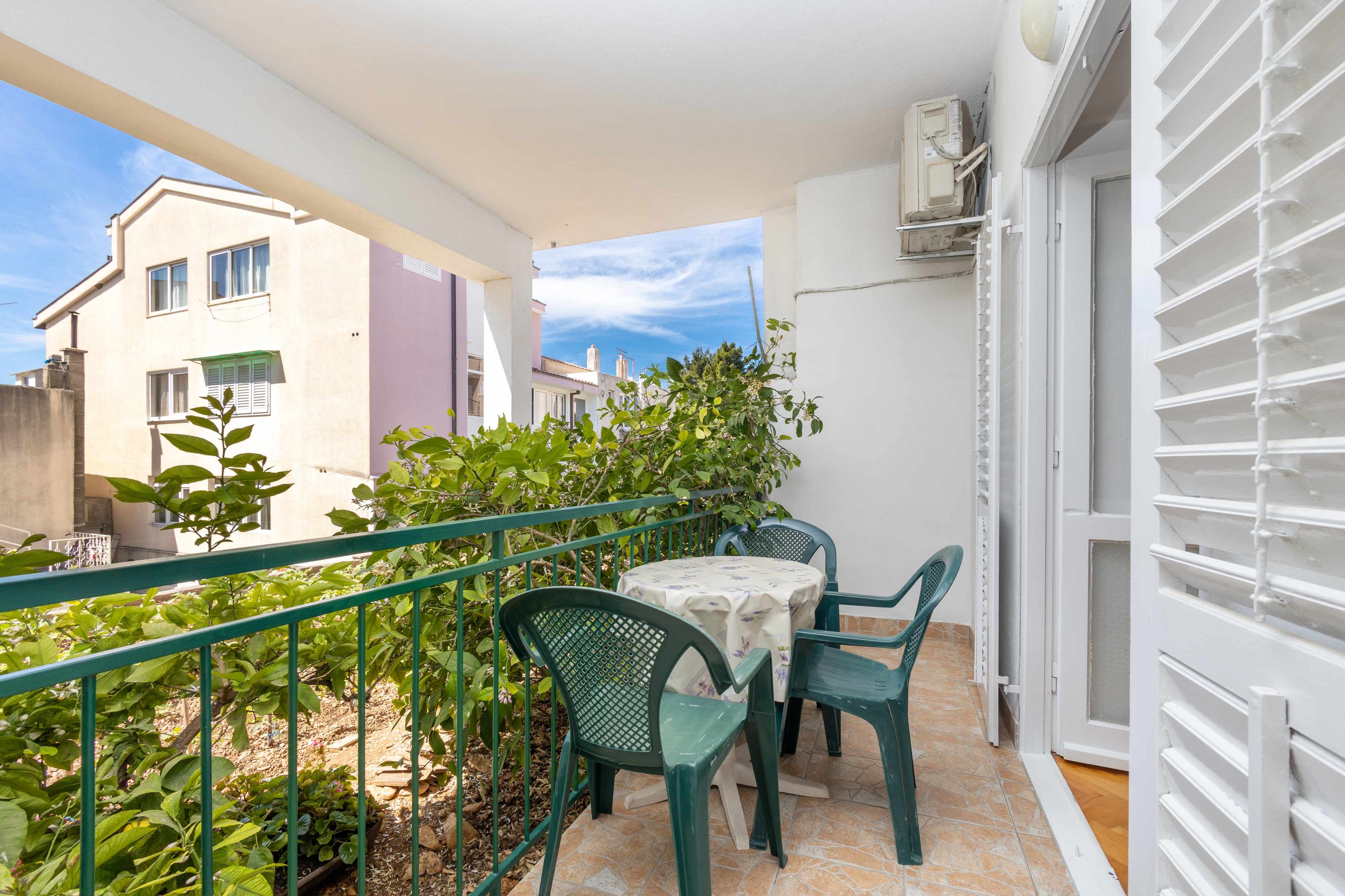 2-Zimmer-Ferienwohnung mit Balkon Tucepi, Makarska A-22936-a