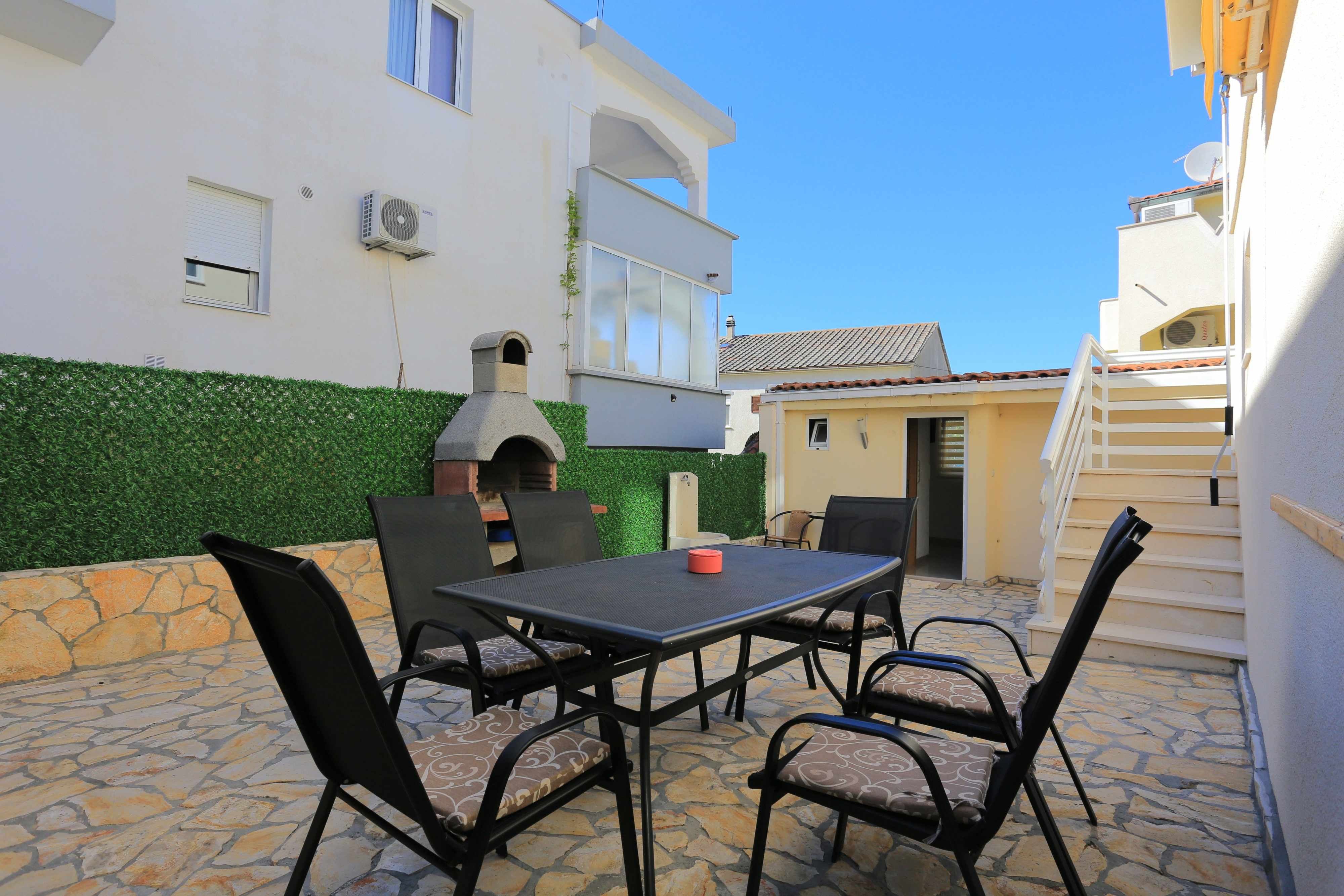 2-Zimmer-Ferienwohnung am Strand Mastrinka, Ciovo A-22956-b