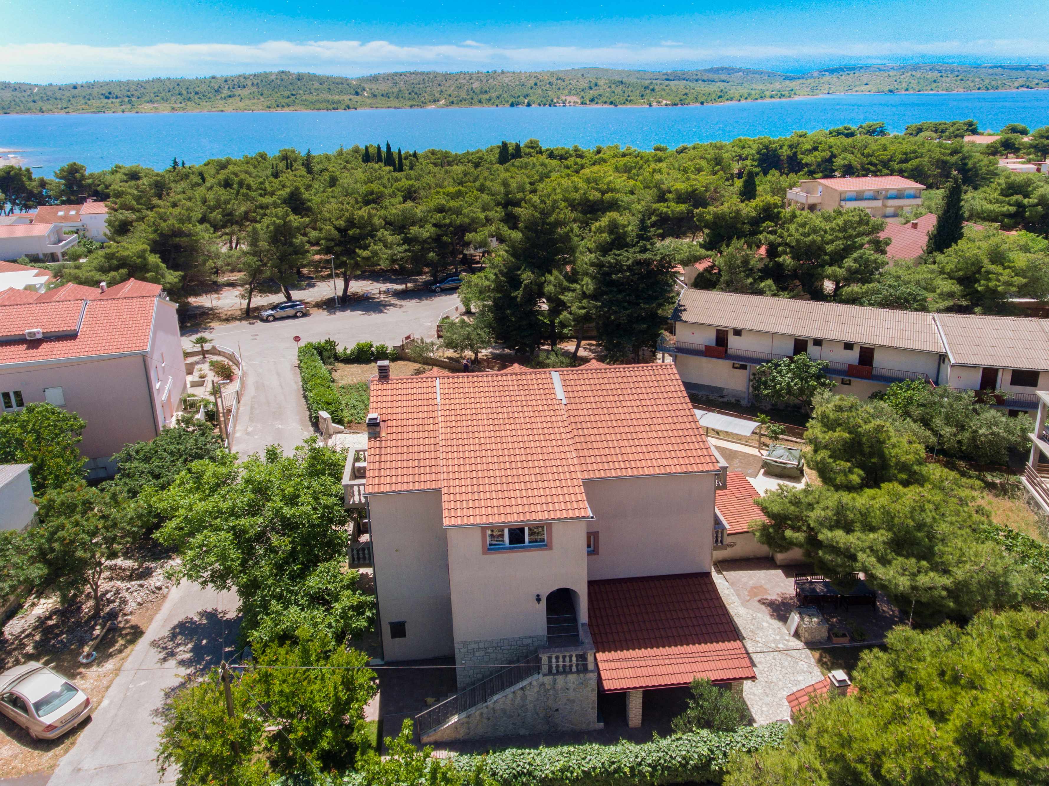 3-Zimmer-Ferienwohnung mit Terrasse Pirovac, Sibenik A-6280-c