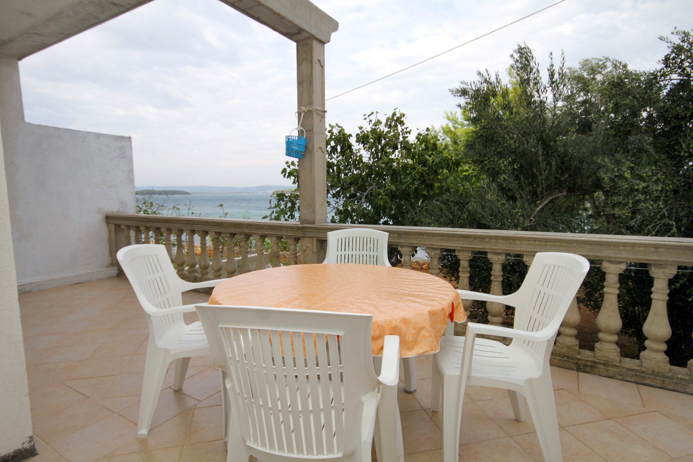 Apartments by the sea Tkon, Pašman - 686