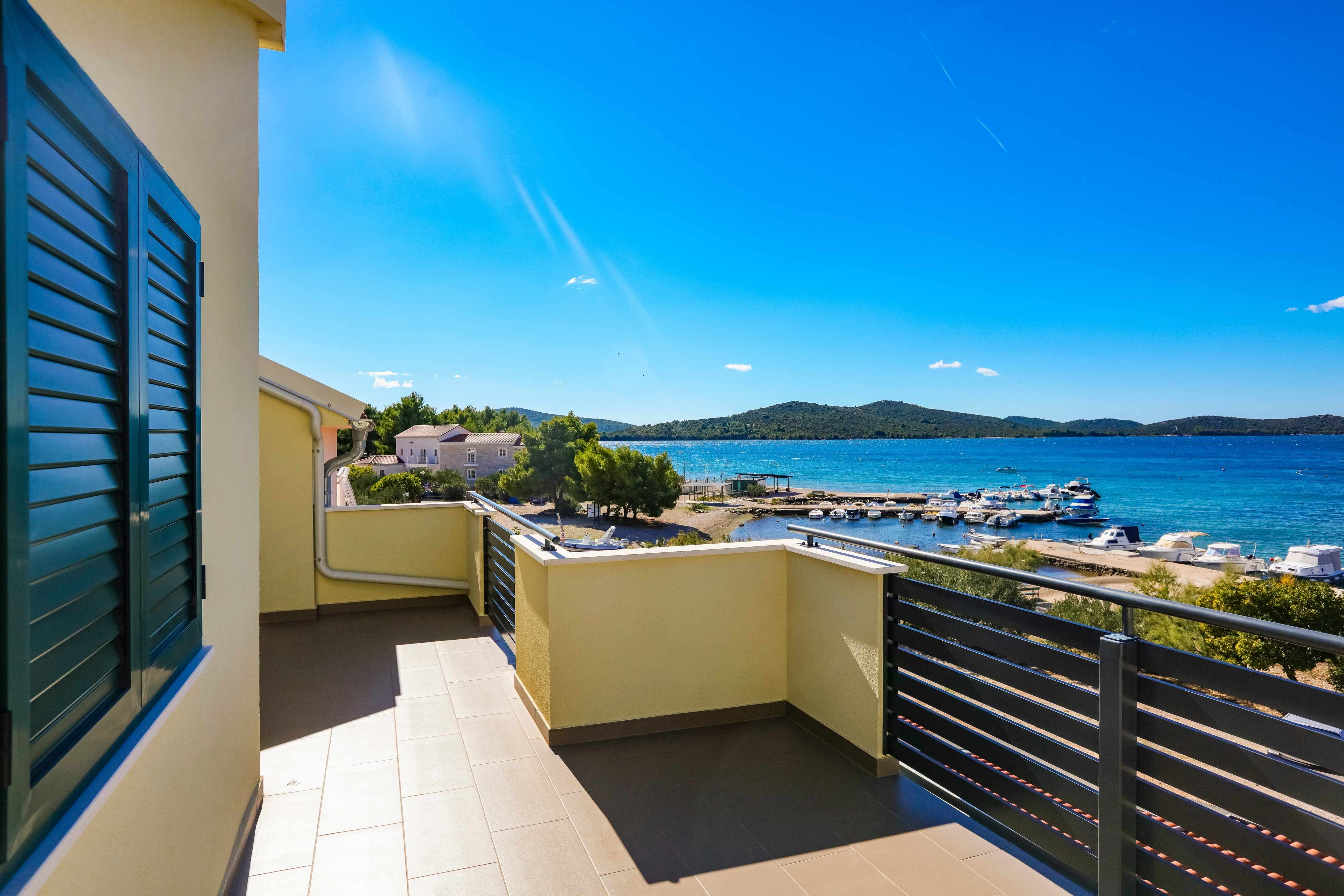 1-Zimmer-Ferienwohnung am Strand Zaboric, Sibenik A-958-a