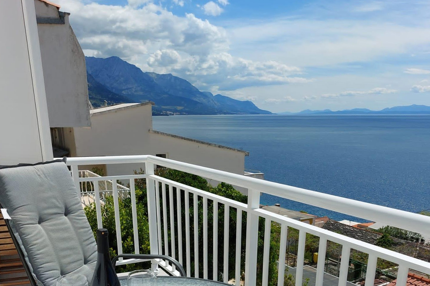 2-Zimmer-Ferienwohnung mit Balkon und Meerblick Pisak, Omis A-1009-b