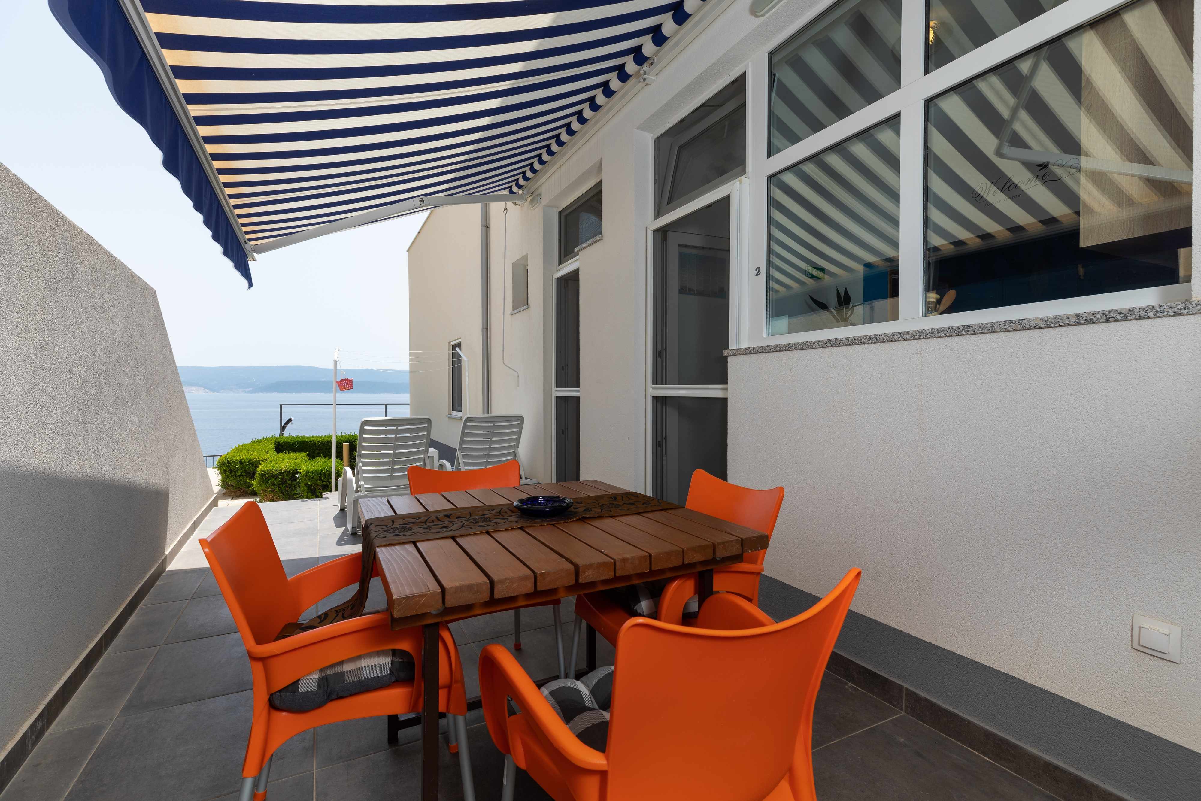2-Zimmer-Ferienwohnung am Strand Zavode, Omis A-1021-b
