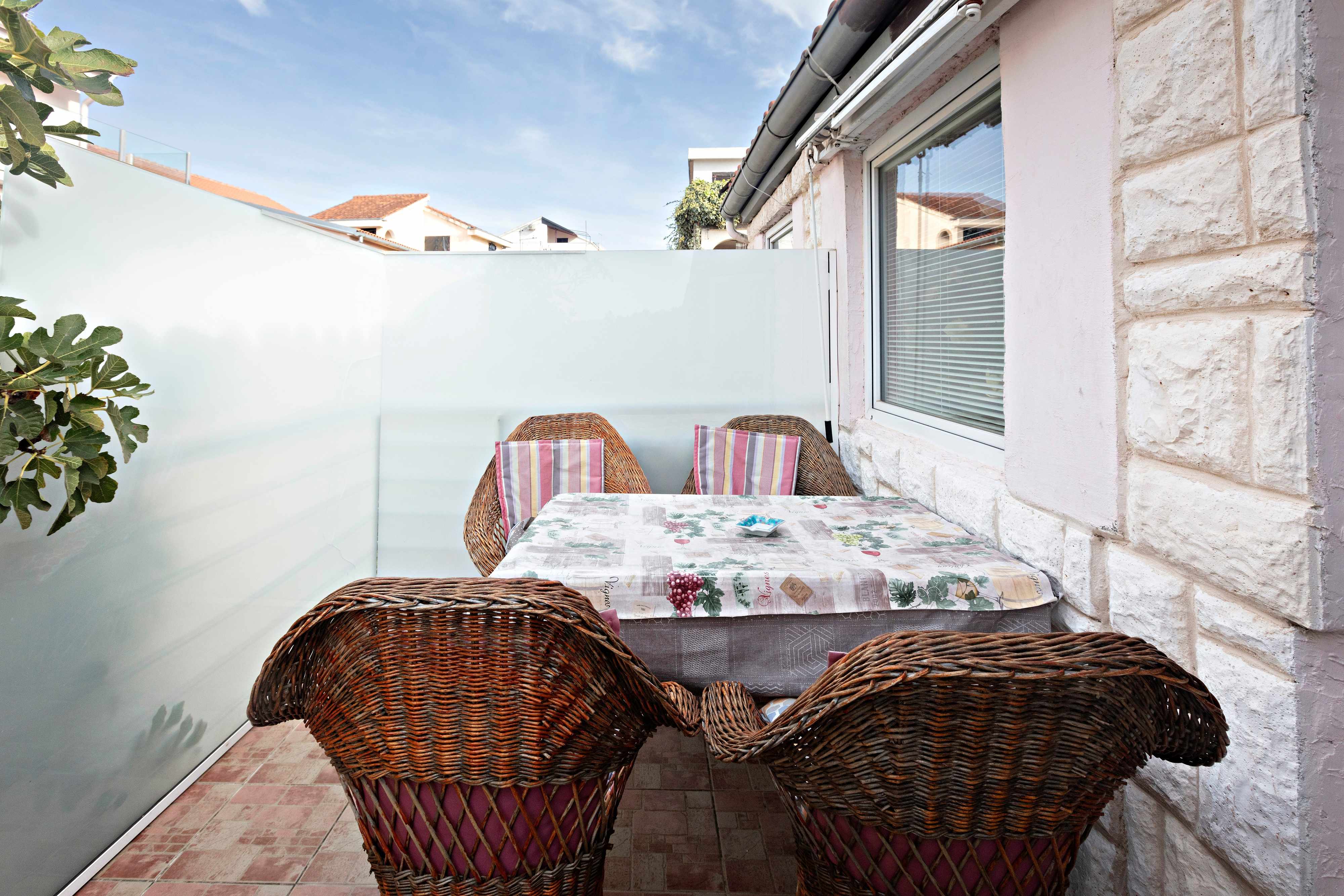 2-Zimmer-Ferienwohnung am Strand Grebastica, Sibenik A-461-c