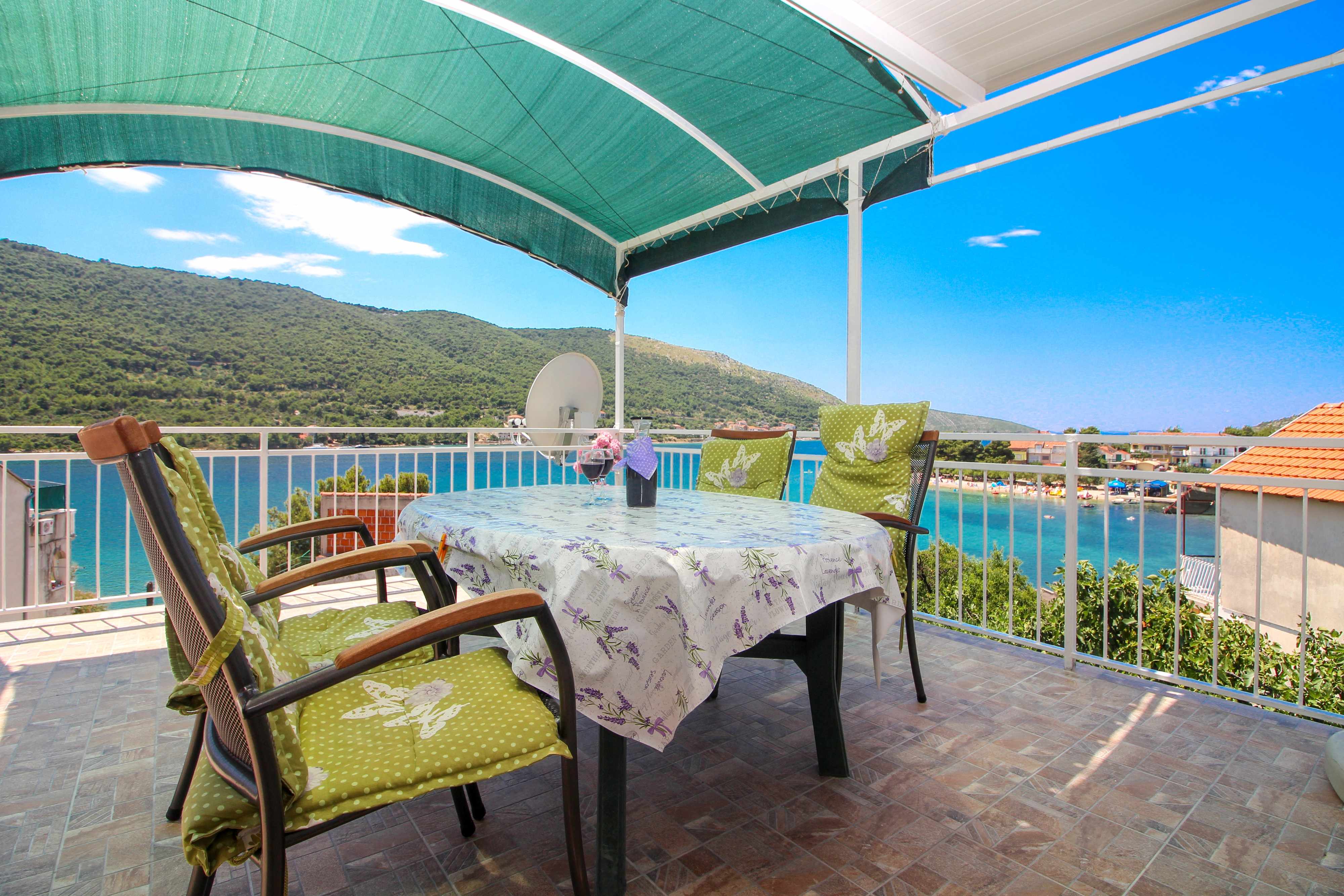 2-Zimmer-Ferienwohnung am Strand Grebastica, Sibenik A-480-a