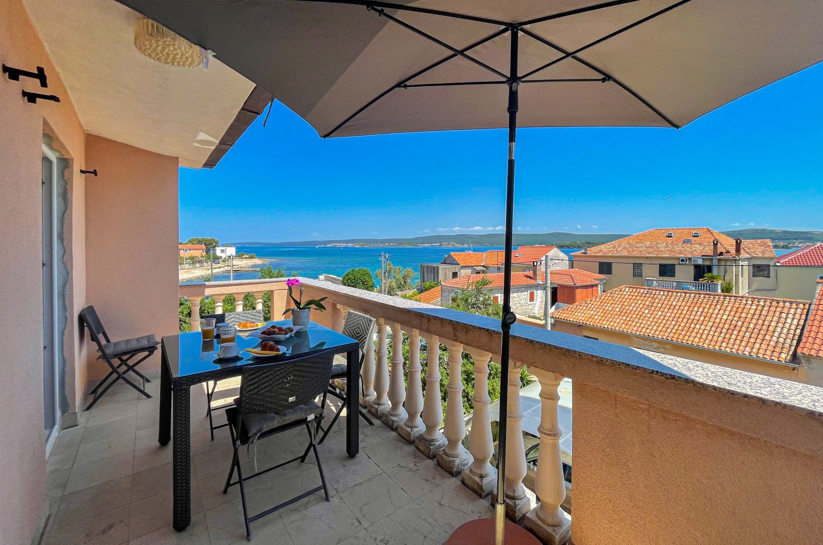 2-Zimmer-Ferienwohnung mit Terrasse und Meerblick Pasman A-694-b
